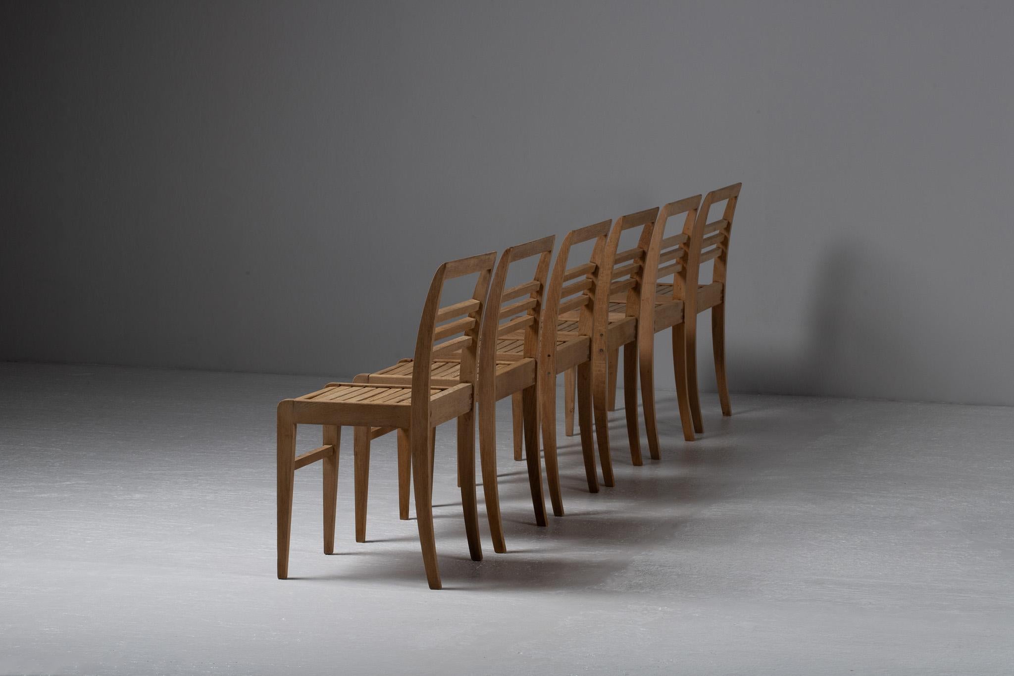 Ensemble de six chaises de reconstruction, René Gabriel, France, années 1950 en vente 4