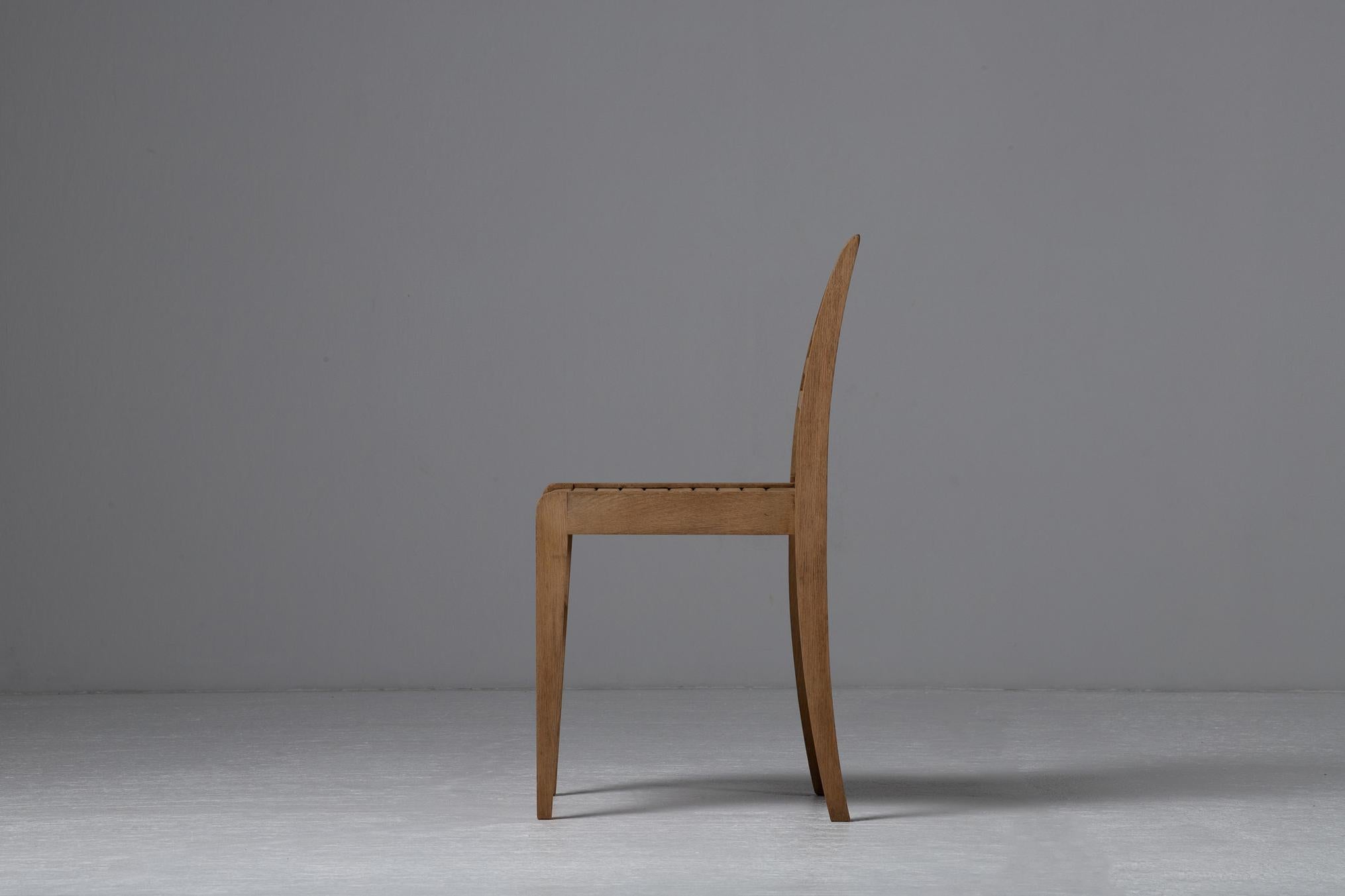 Ensemble de six chaises de reconstruction, René Gabriel, France, années 1950 en vente 7