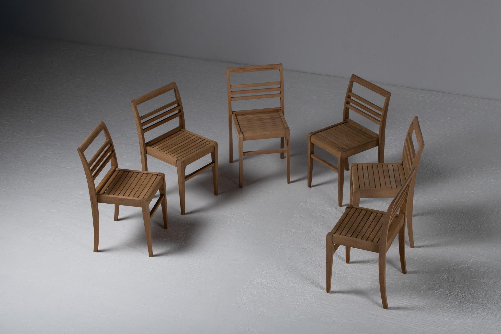 Milieu du XXe siècle Ensemble de six chaises de reconstruction, René Gabriel, France, années 1950 en vente