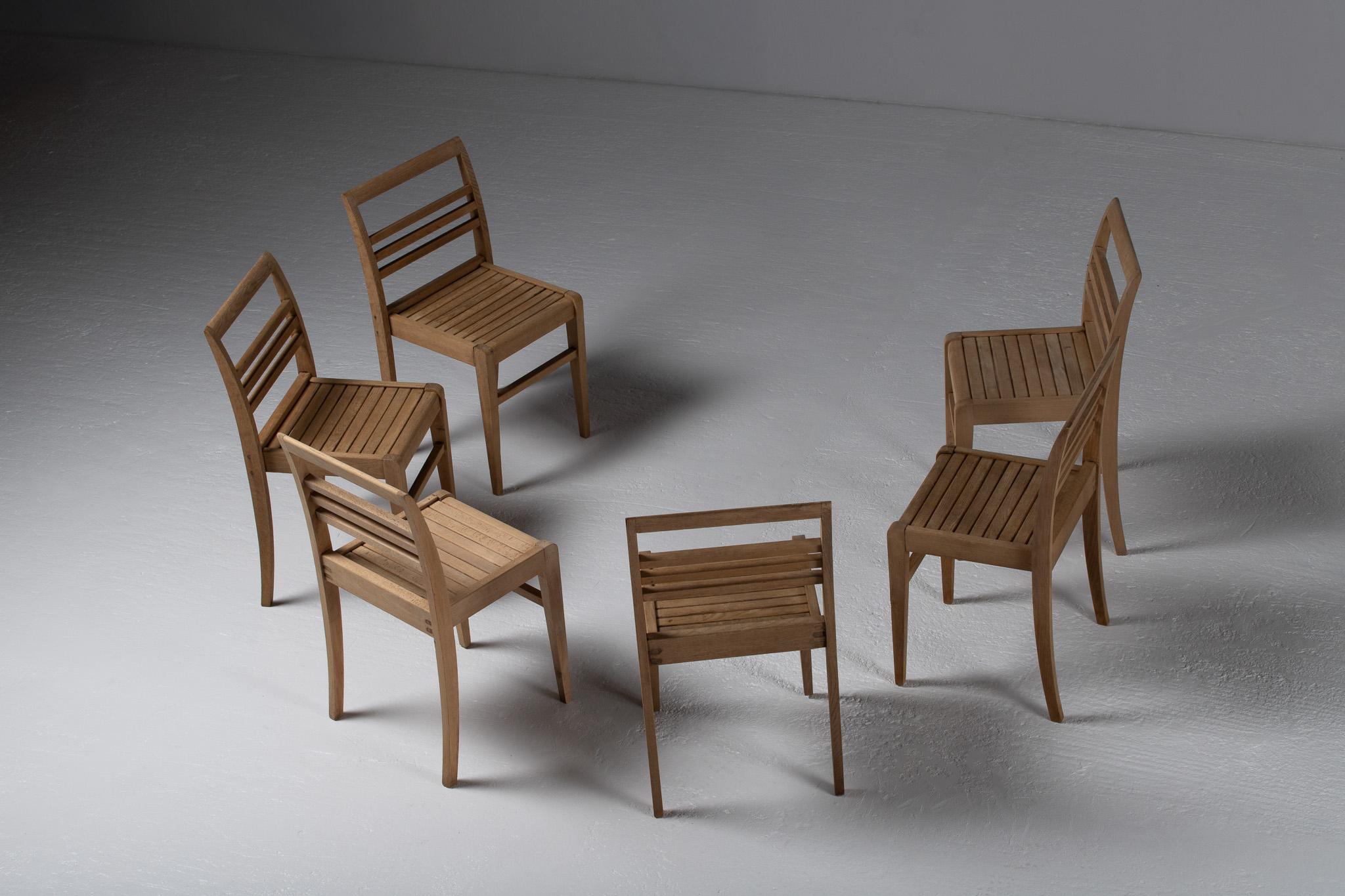 Chêne Ensemble de six chaises de reconstruction, René Gabriel, France, années 1950 en vente