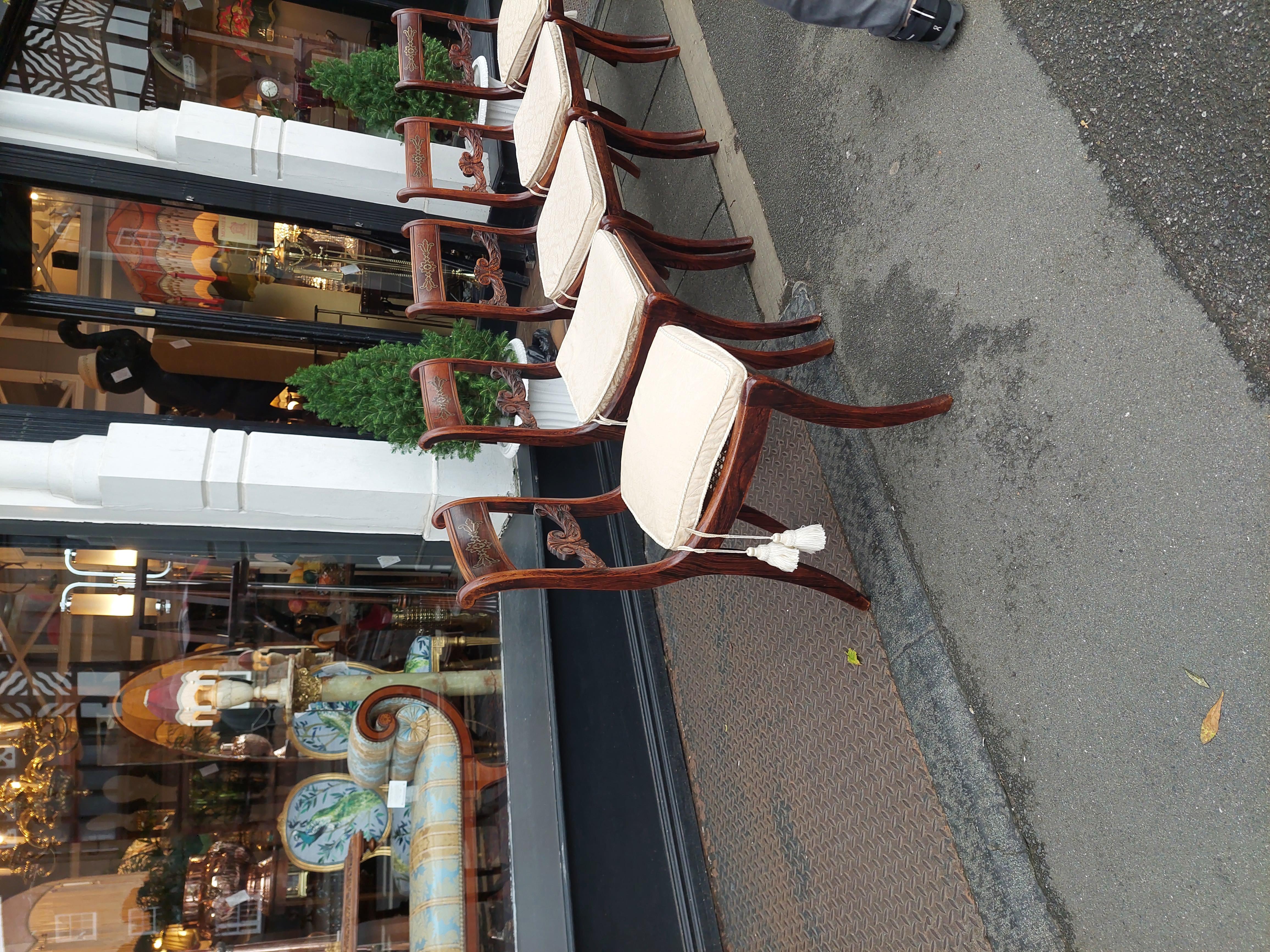 Set of Six Regency Brass Inlaid Faux Rosewood Dining Chairs In condizioni buone in vendita a Altrincham, GB