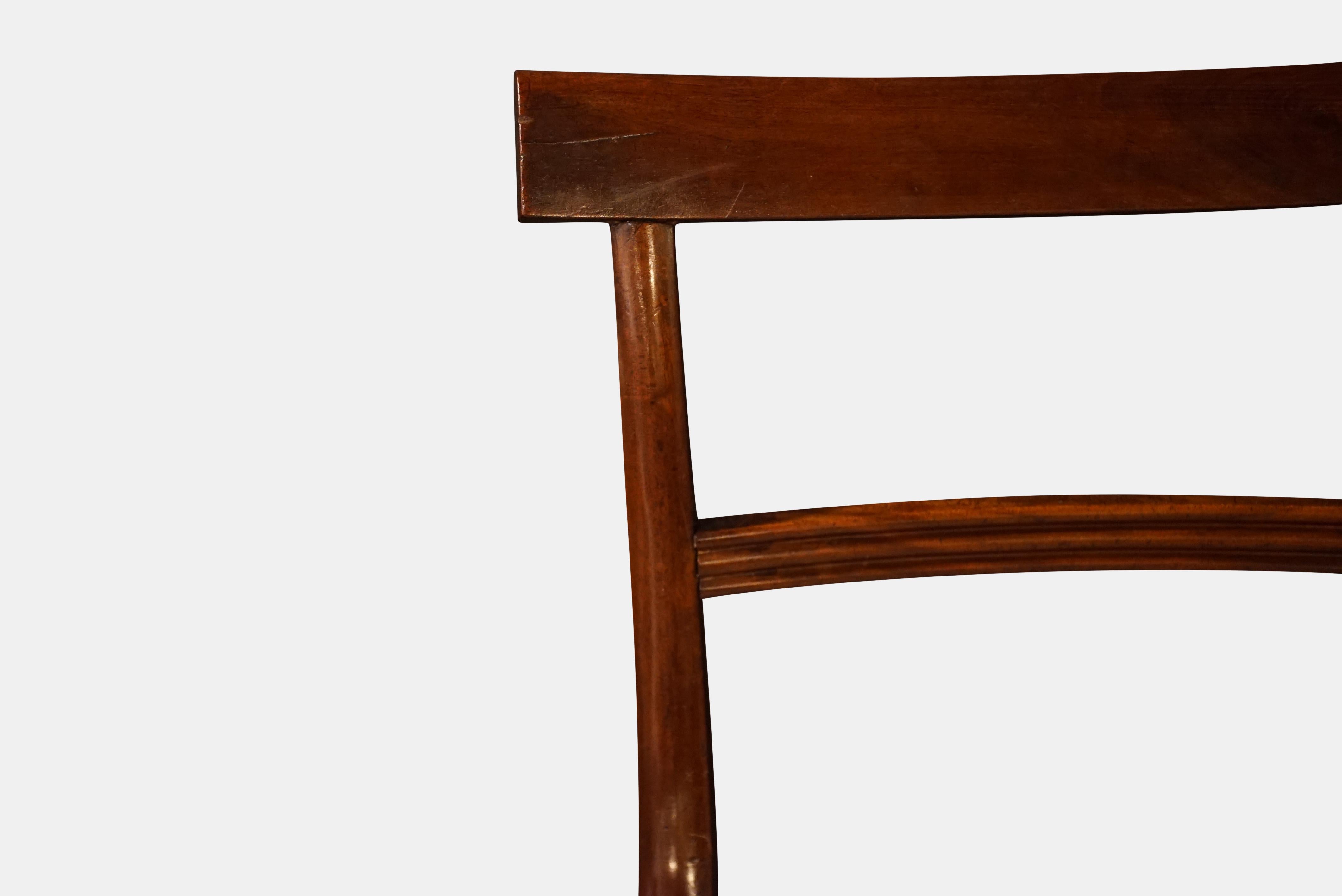 Set of Six Regency Mahogany Dining Chairs on Sabre Legs In Good Condition In Salisbury, GB