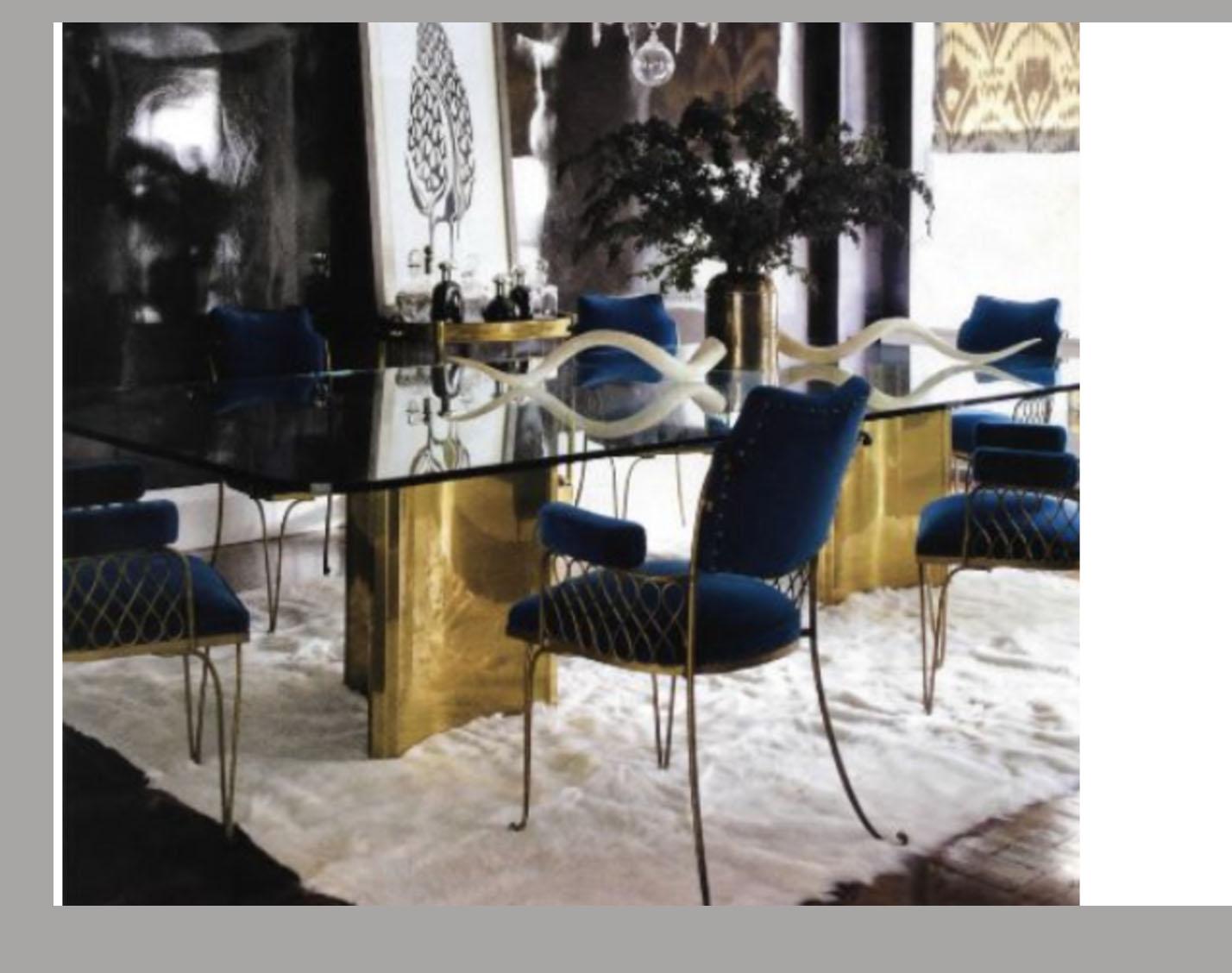 Satz von sechs schmiedeeisernen Rene Prou Art-Déco-Esszimmerstühlen mit blauen Stoffsitzen  (Mitte des 20. Jahrhunderts) im Angebot