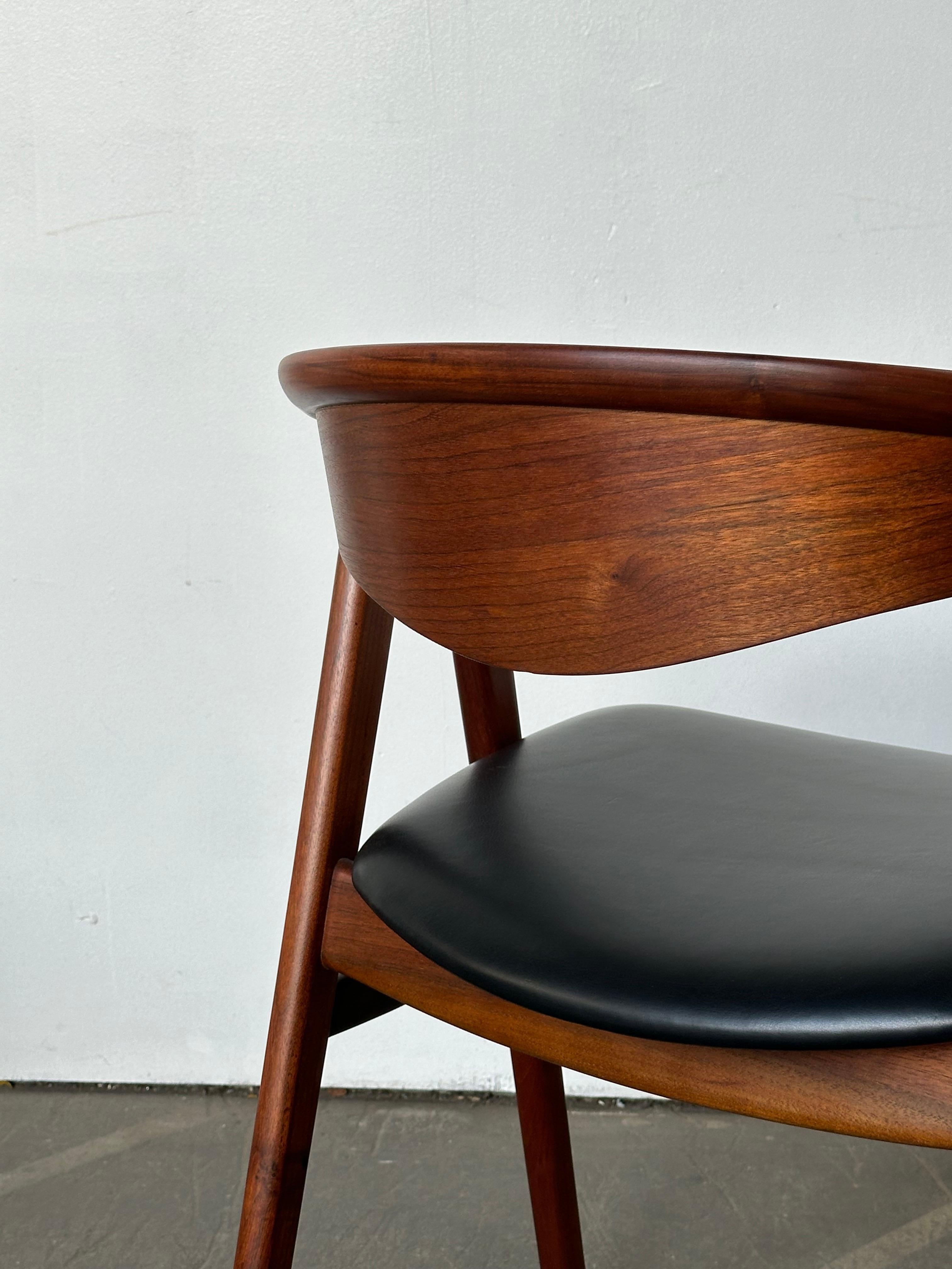 Set di sei sedie da pranzo in teak danese restaurate Compass DUX di Erik Kirkegaard in vendita 8