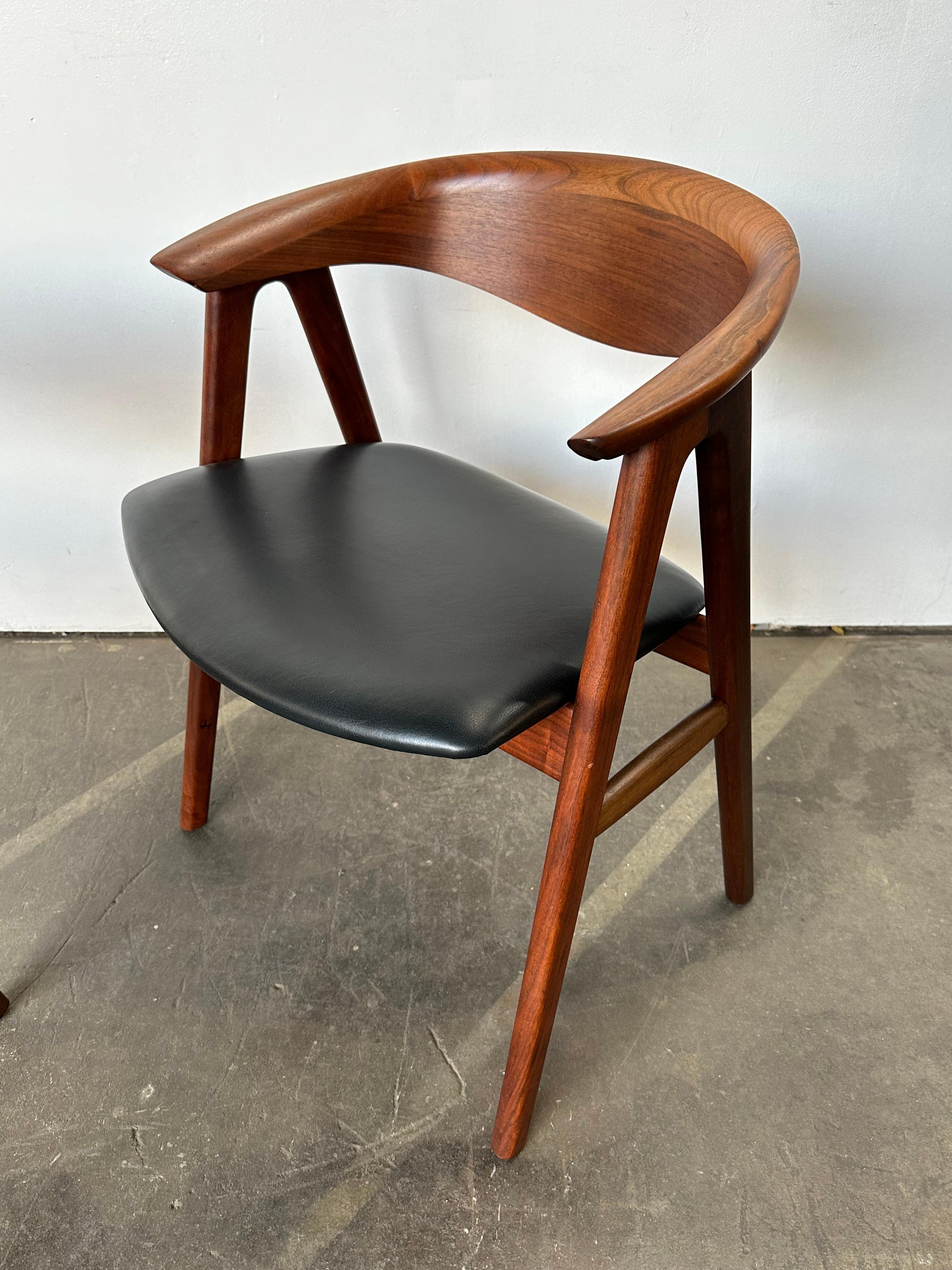 Scandinavo moderno Set di sei sedie da pranzo in teak danese restaurate Compass DUX di Erik Kirkegaard in vendita