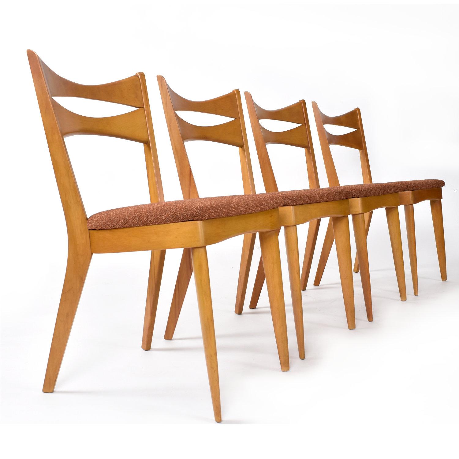 Set of Six Restored Heywood Wakefield M1553 a Cat’s Eye Dining Chairs In Good Condition For Sale In Chattanooga, TN