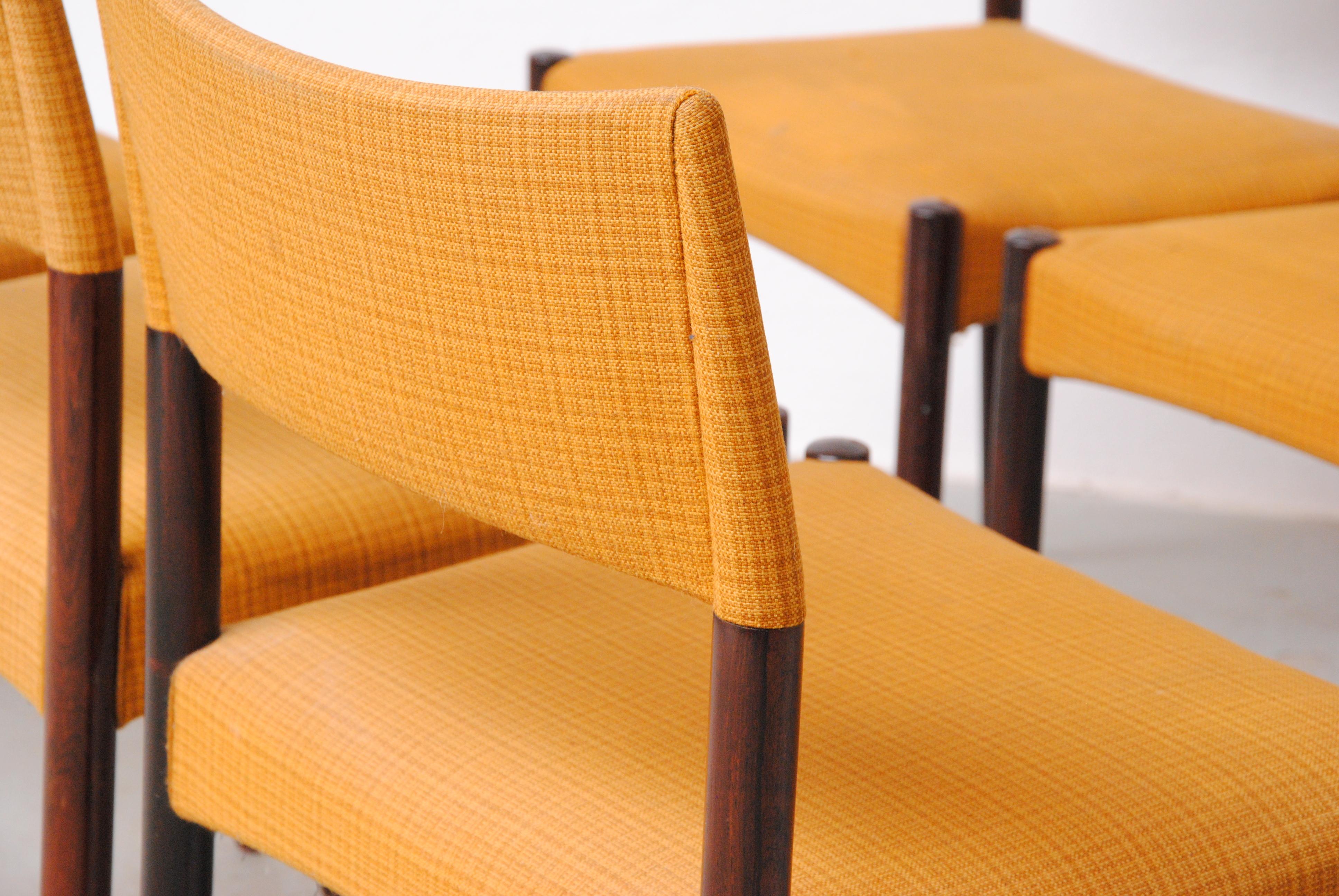 Ensemble de six chaises de salle à manger en bois de rose restaurées Ejnar Larsen et Axel Bender Madsen en vente 1