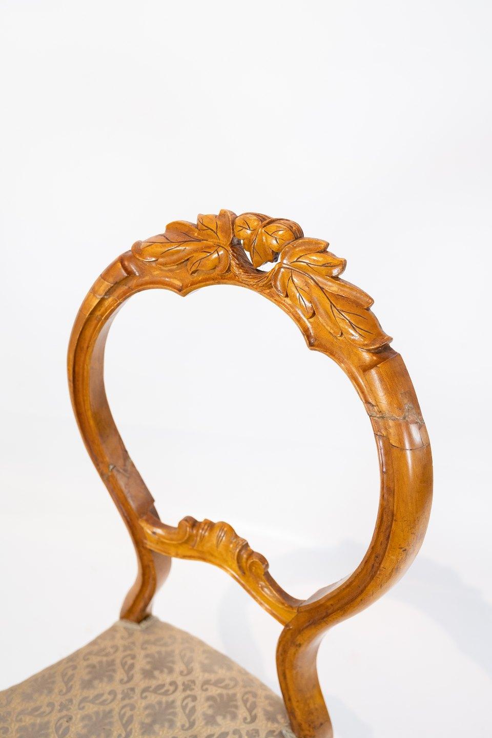 Metà XVIII secolo Set di sei sedie da sala da pranzo rococò in mogano chiaro e tessuto del 1760 in vendita