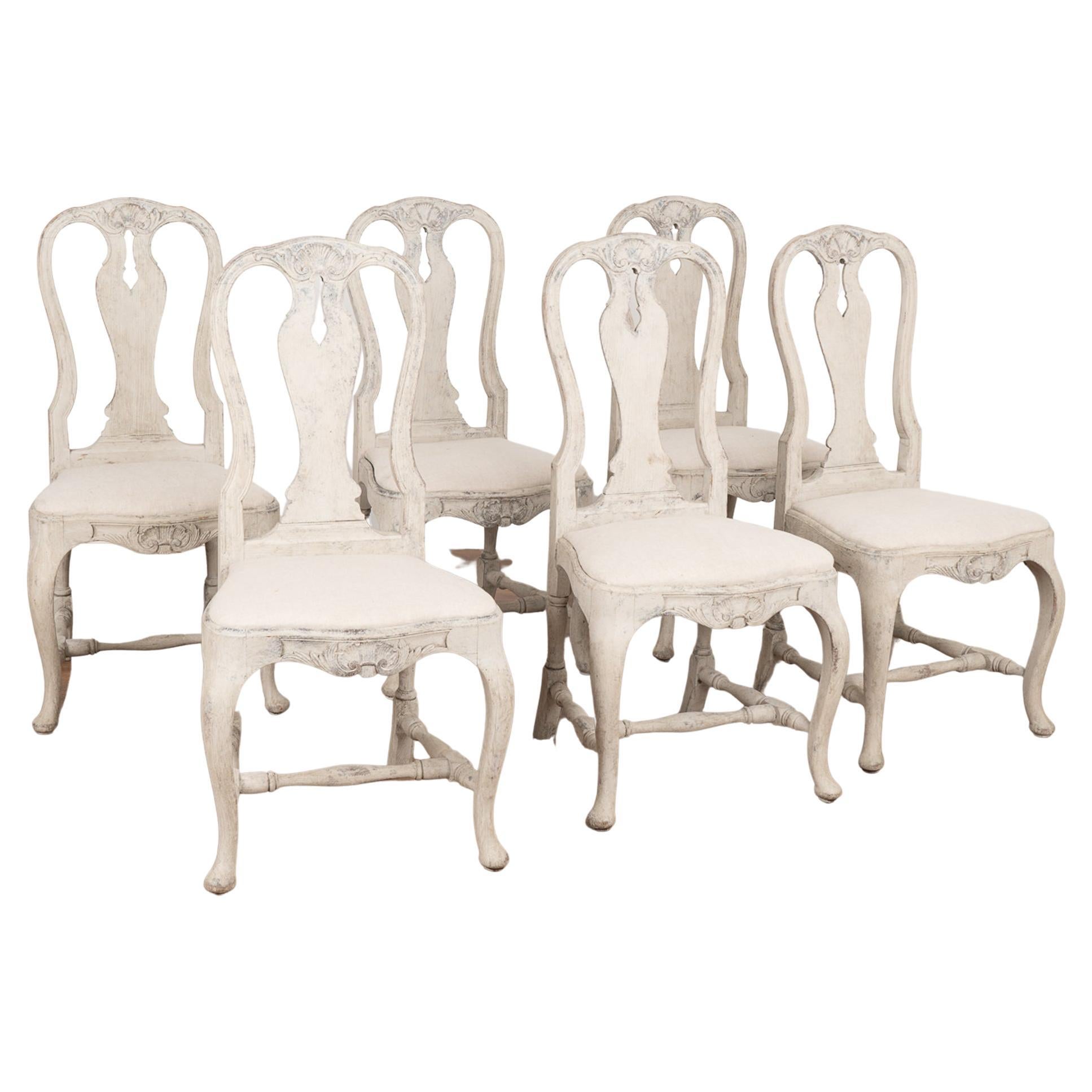 Ensemble de six chaises de salle à manger grises rococo, Suède vers 1840-60