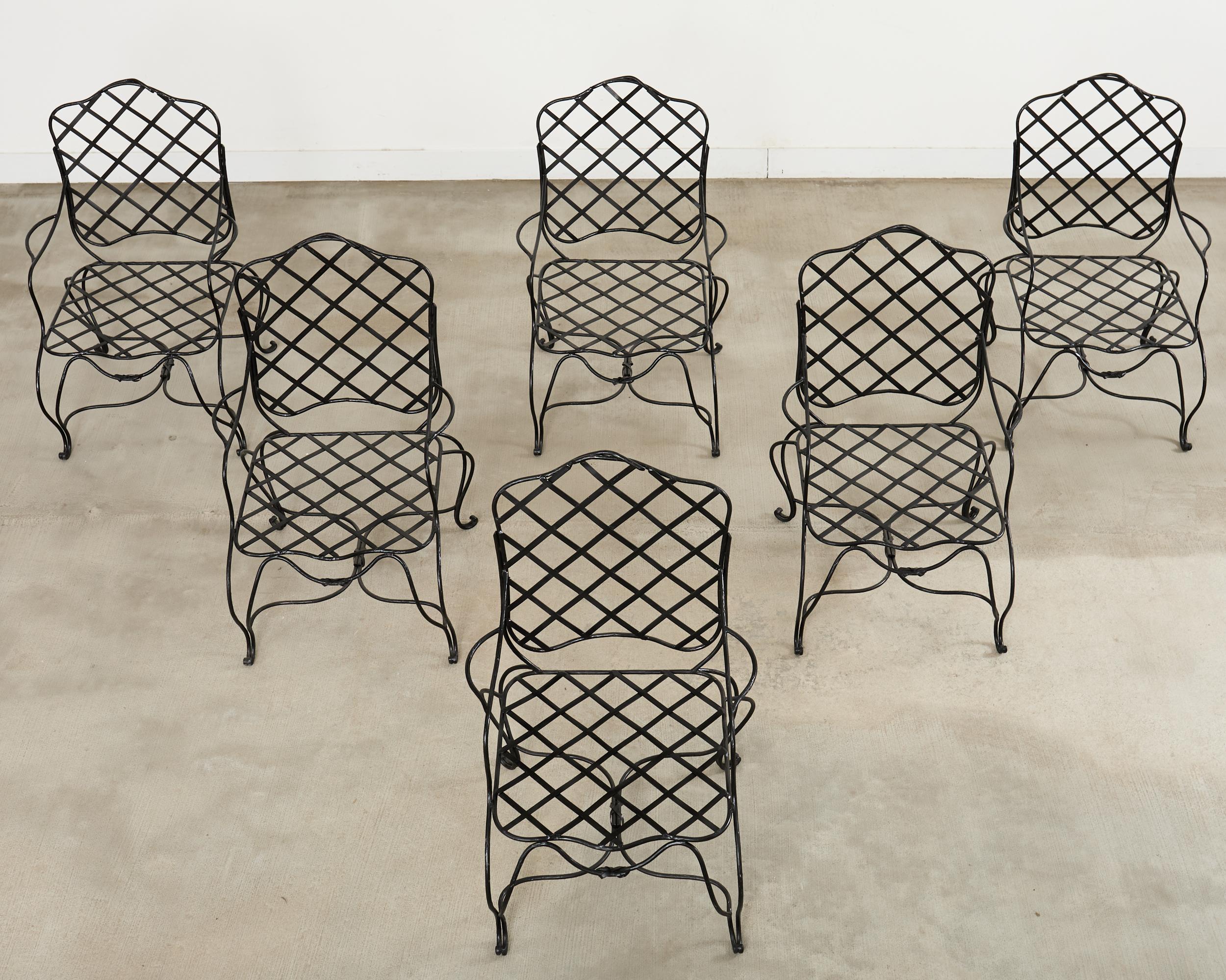 Neoclassico Set di sei poltrone da giardino in ferro a forma di ramoscello Rose Tarlow in vendita