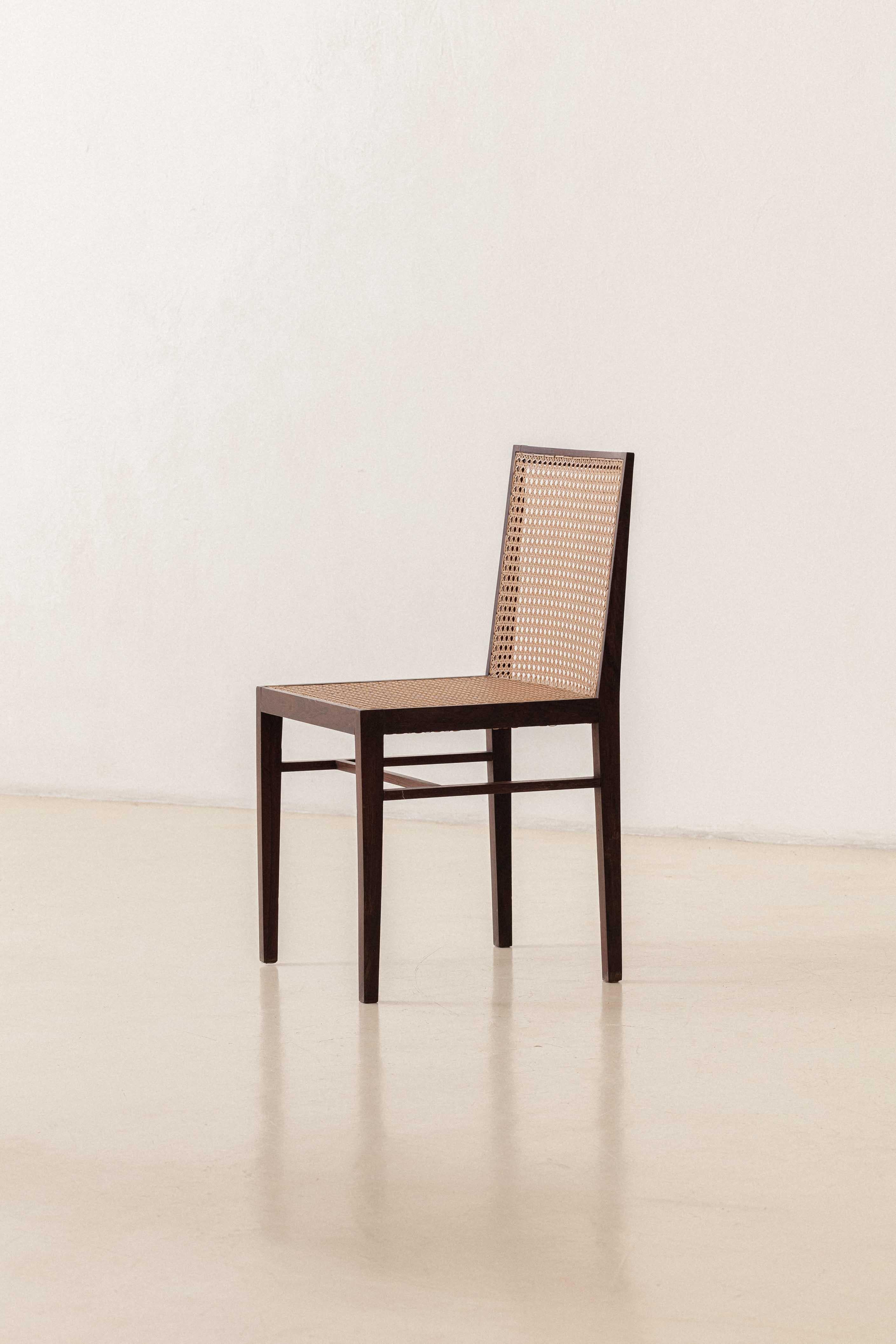 Satz von sechs Esszimmerstühlen aus Rosenholz und Rohr, brasilianisches Design der Jahrhundertmitte, 1960er Jahre (Brasilianisch) im Angebot