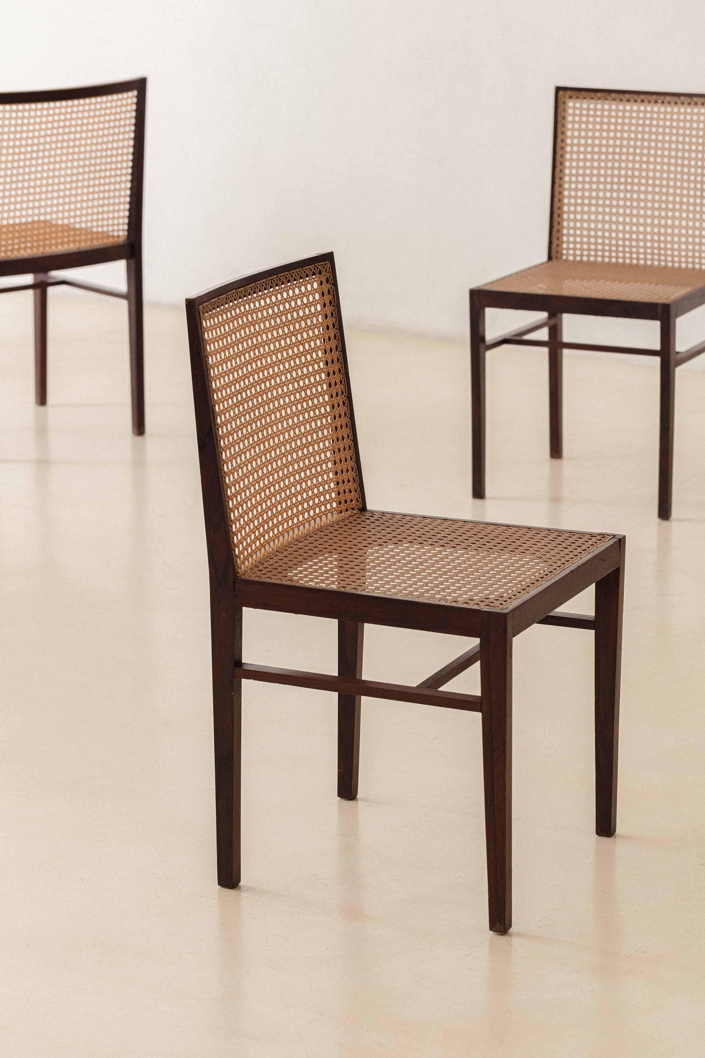Satz von sechs Esszimmerstühlen aus Rosenholz und Rohr, brasilianisches Design der Jahrhundertmitte, 1960er Jahre im Angebot 1
