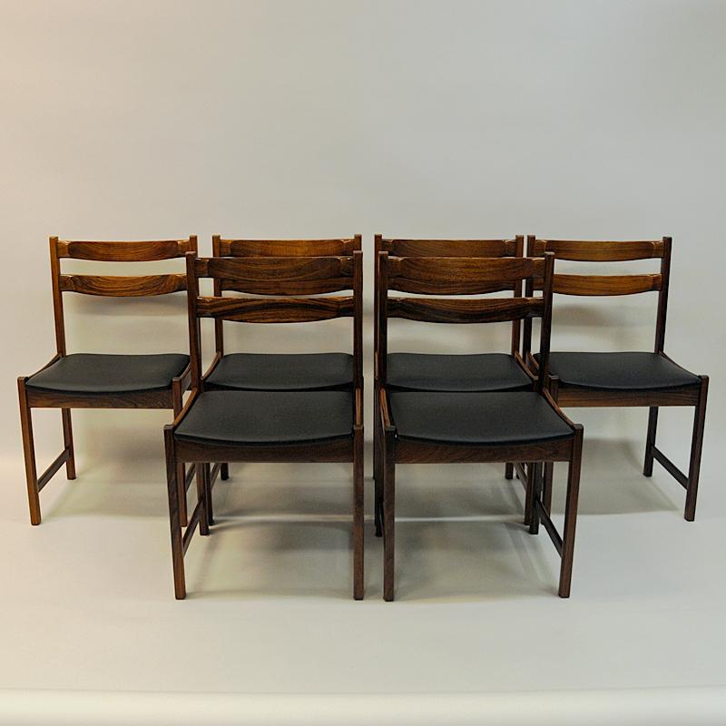 A set of six beautiful Scandinavian design rosewood diningchairs by Nesjestranda Møbelfabrikk for Bruksbo. Norway 1960s. Label underneath with Bruksbo. Nesjestranda and Made in Norway stamp. All six pieces are in very good vintage condition with