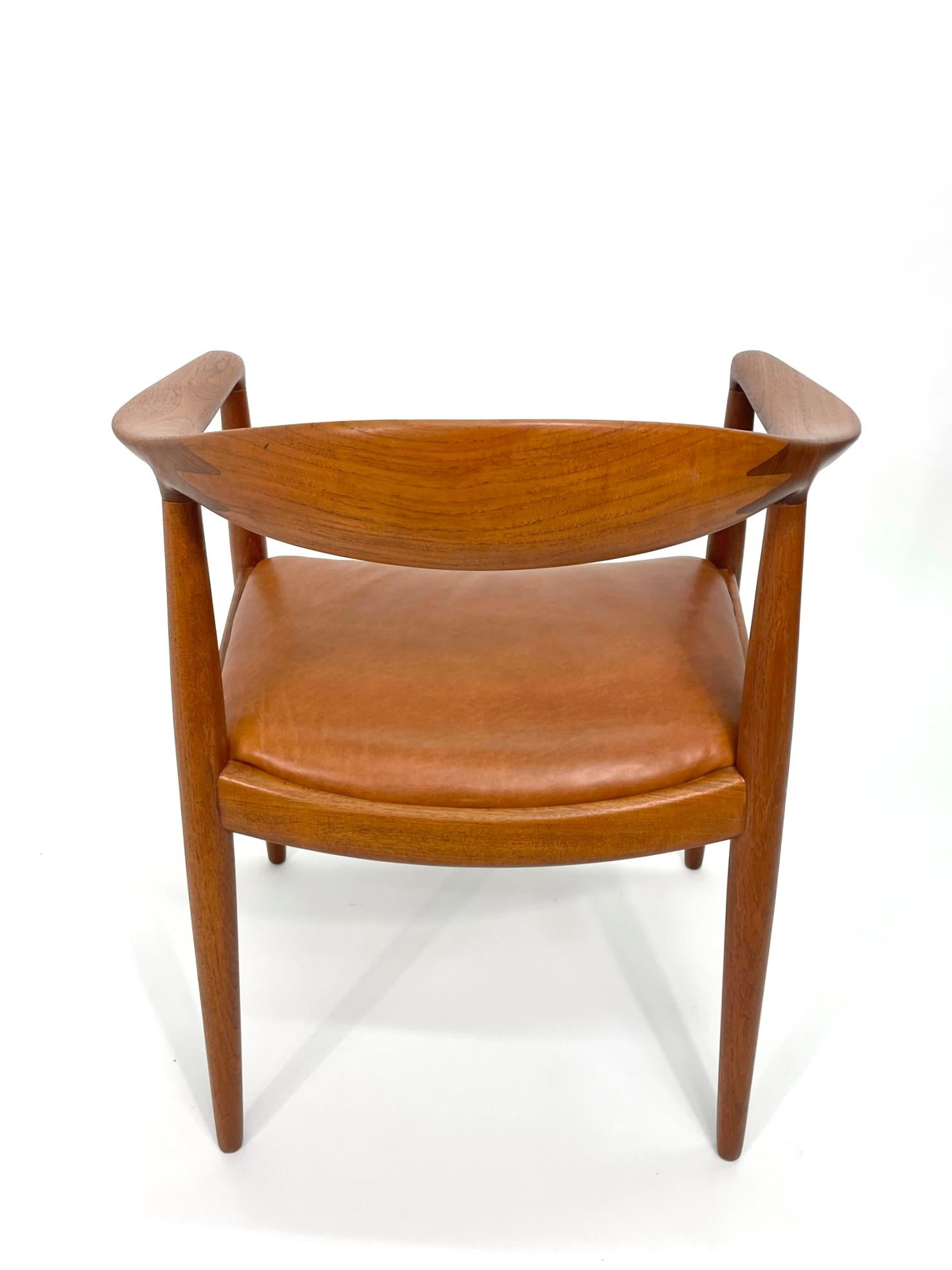 Vannerie Chaise « The » de Hans J. Wegner avec sièges en cuir - lot de 5