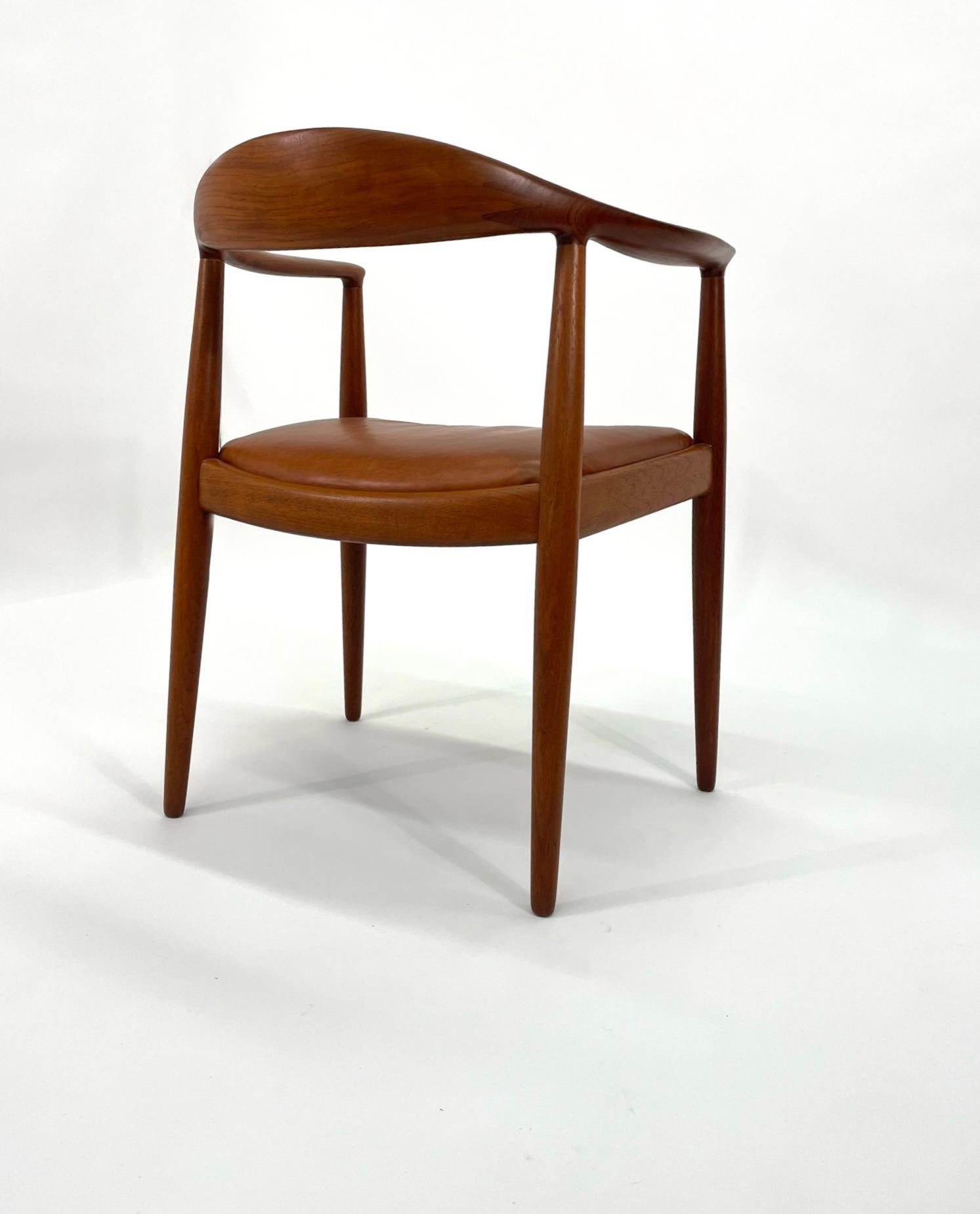 Mid-Century Modern Chaise « The » de Hans J. Wegner avec sièges en cuir - lot de 5