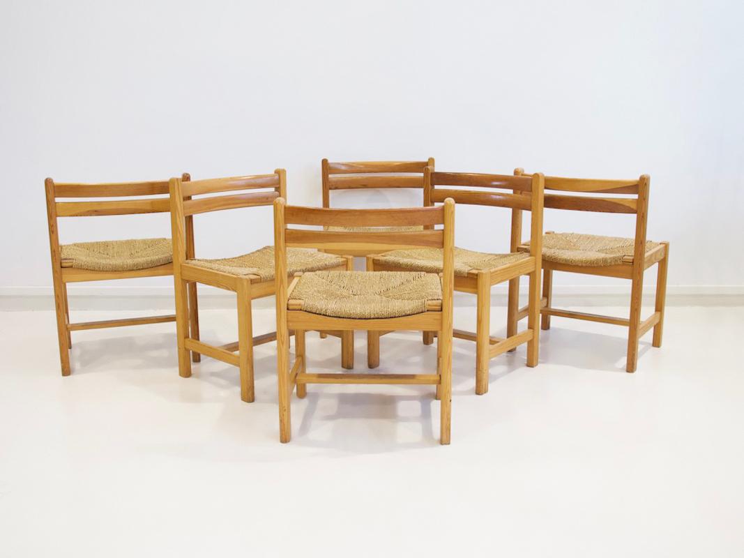 Six dining chairs, model 'Asserbo', designed by Børge Mogensen and manufactured by Karl Andersson & Söner. Frame in pine, removable original papercord seats. Heavy, sturdy chairs. Signs of wear, especially on feet.