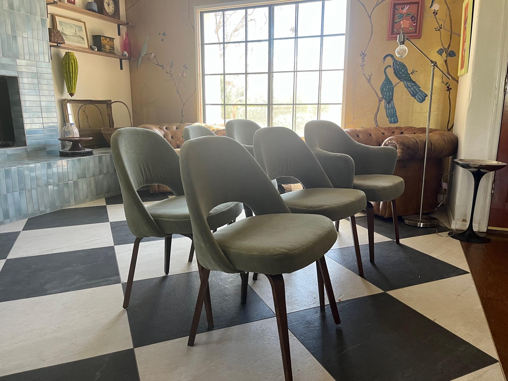 Set of Six Saarinen Velvet Executive Wooden Leg Chairs 1