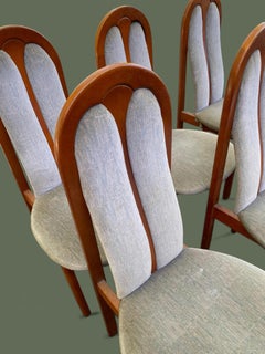 Sechser-Set moderner skandinavischer Esszimmerstühle, Teakholz und Stoff, 1970er Jahre