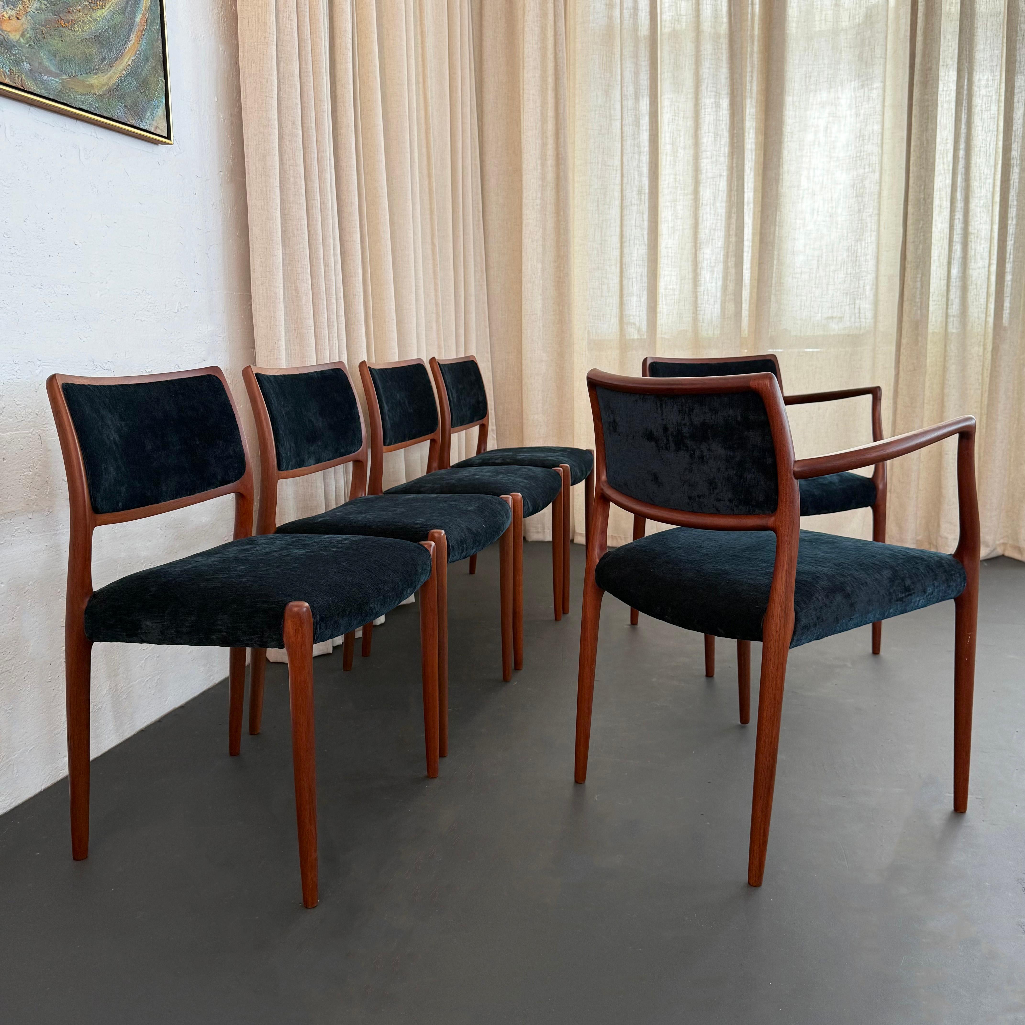 Danese Set di sei sedie da pranzo in teak The Modern Scandinavian Modern di Niels Otto Møller in vendita