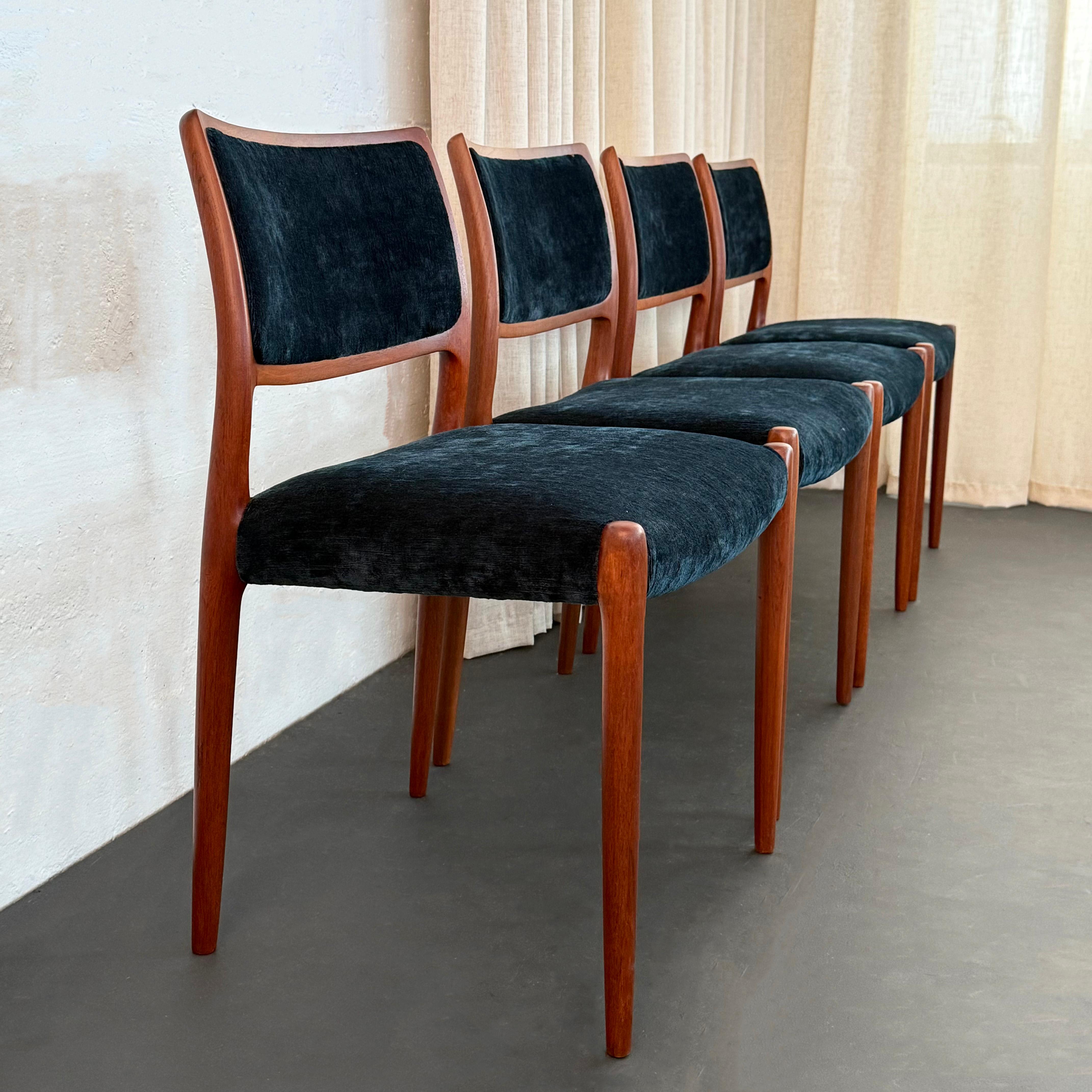 Set di sei sedie da pranzo in teak The Modern Scandinavian Modern di Niels Otto Møller In condizioni buone in vendita a Brooklyn, NY