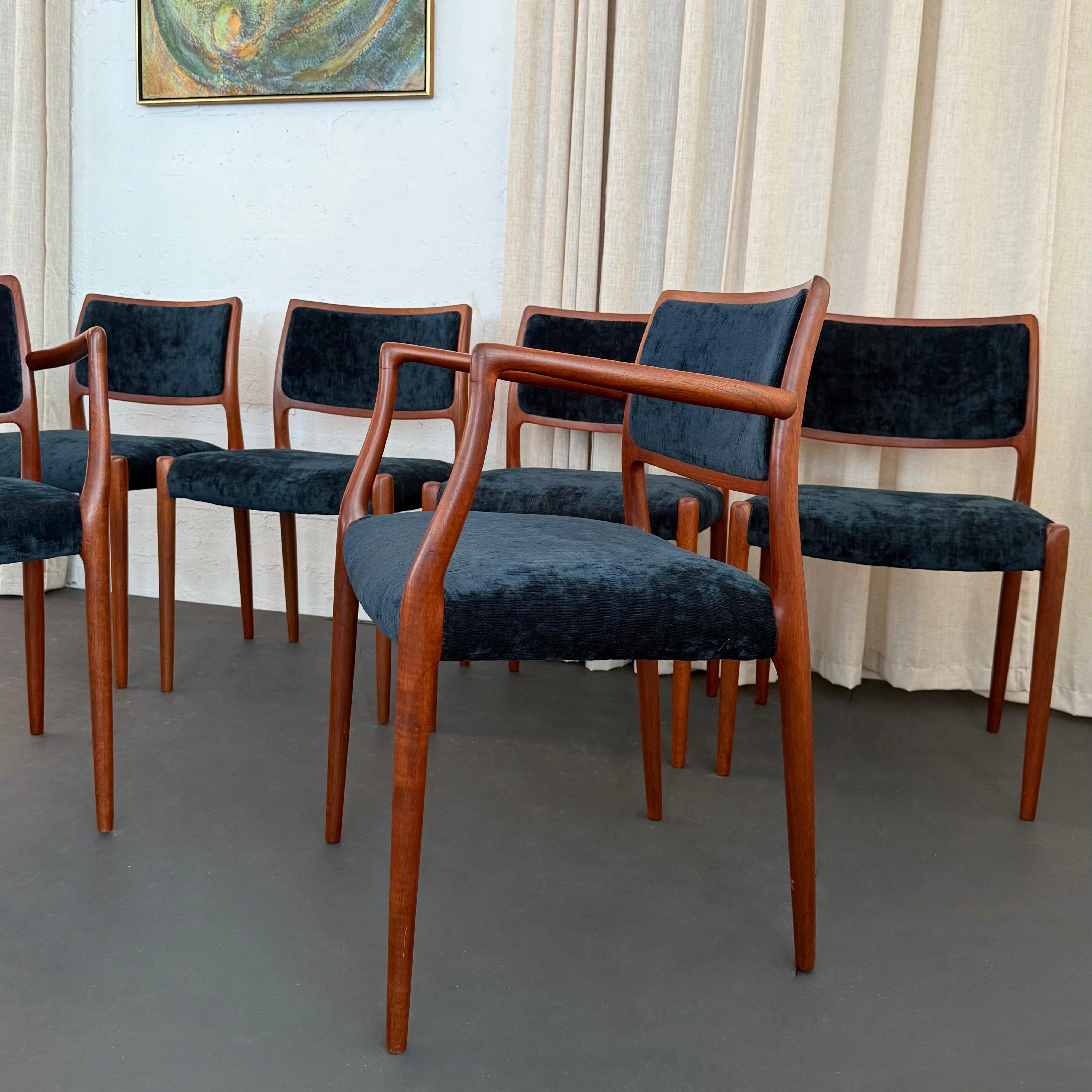 XX secolo Set di sei sedie da pranzo in teak The Modern Scandinavian Modern di Niels Otto Møller in vendita
