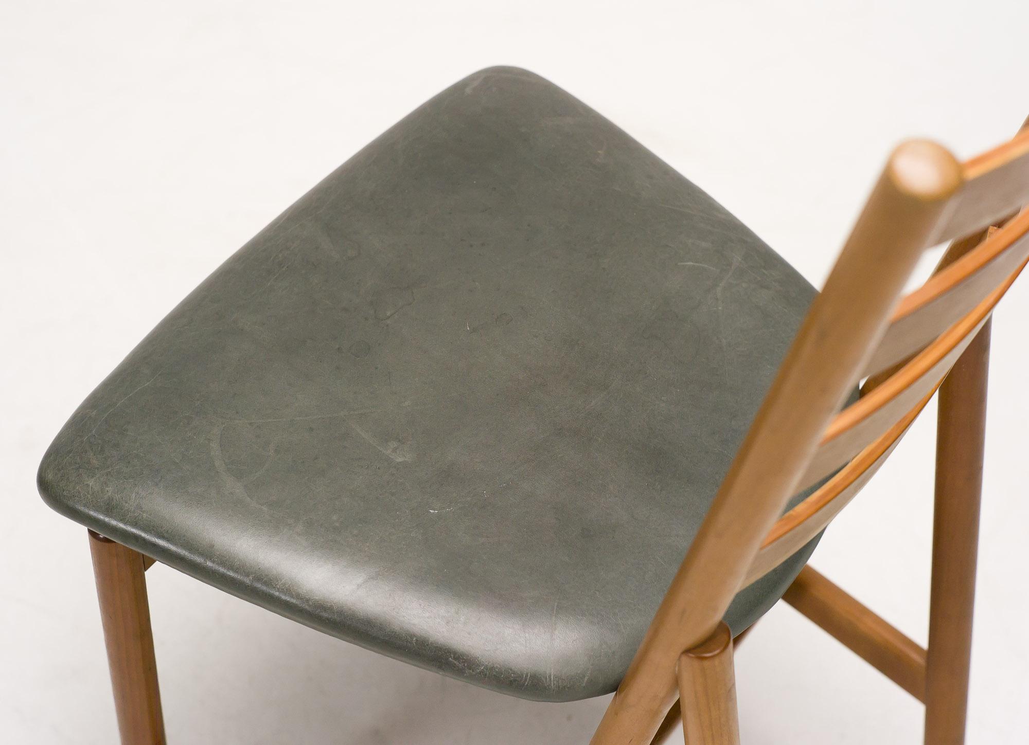Leather Set of Six Scandinavian Shaker Chairs