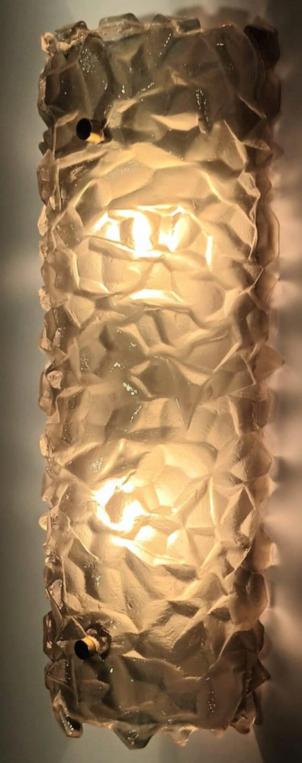 Juego de seis apliques con cristal de Murano marrón ahumado de textura gruesa. Italia, años 70. Cristal de Murano en venta