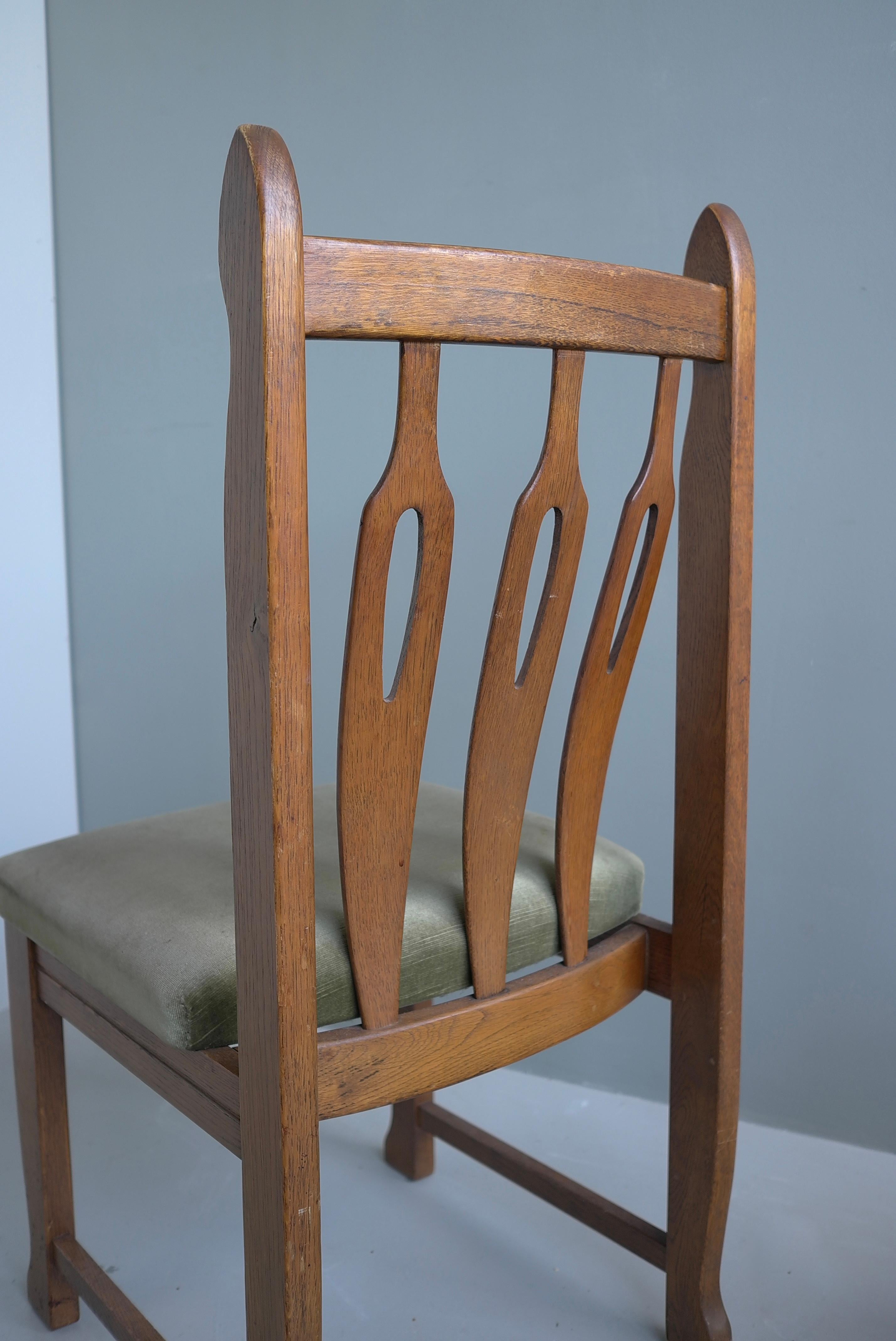 Set of Six Sculptural solid Oak Dining Chairs in style of Henning Kjærnulf  For Sale 5