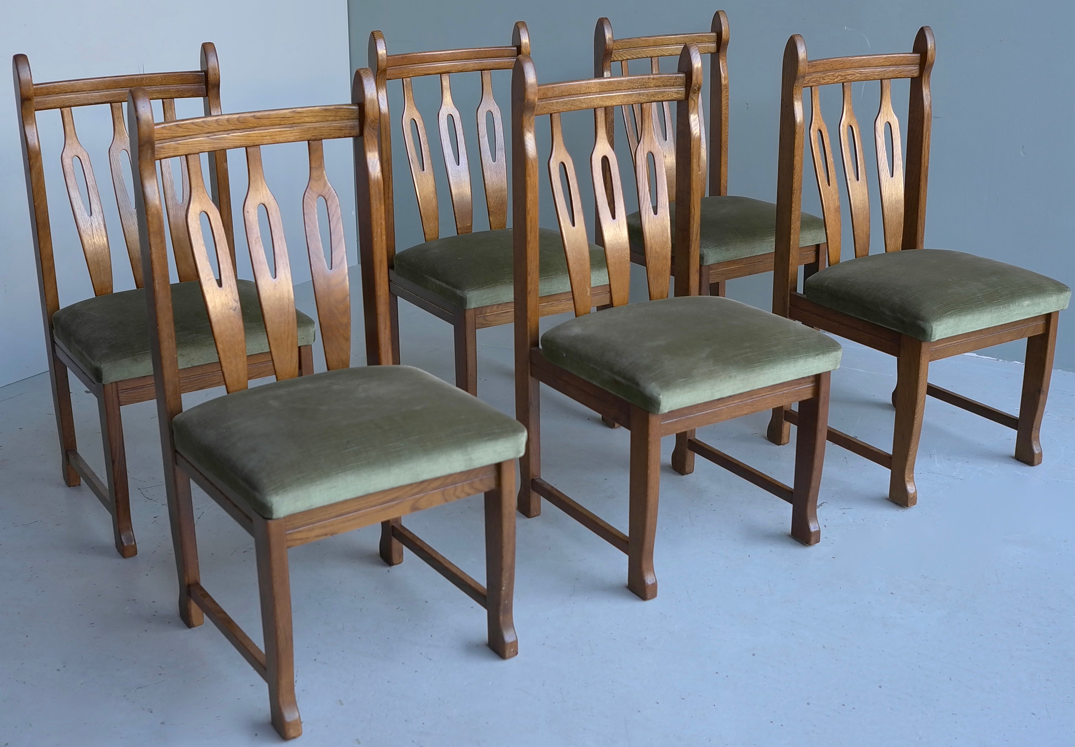Set of Six Sculptural solid Oak Chairs in style of Henning Kjærnulf 