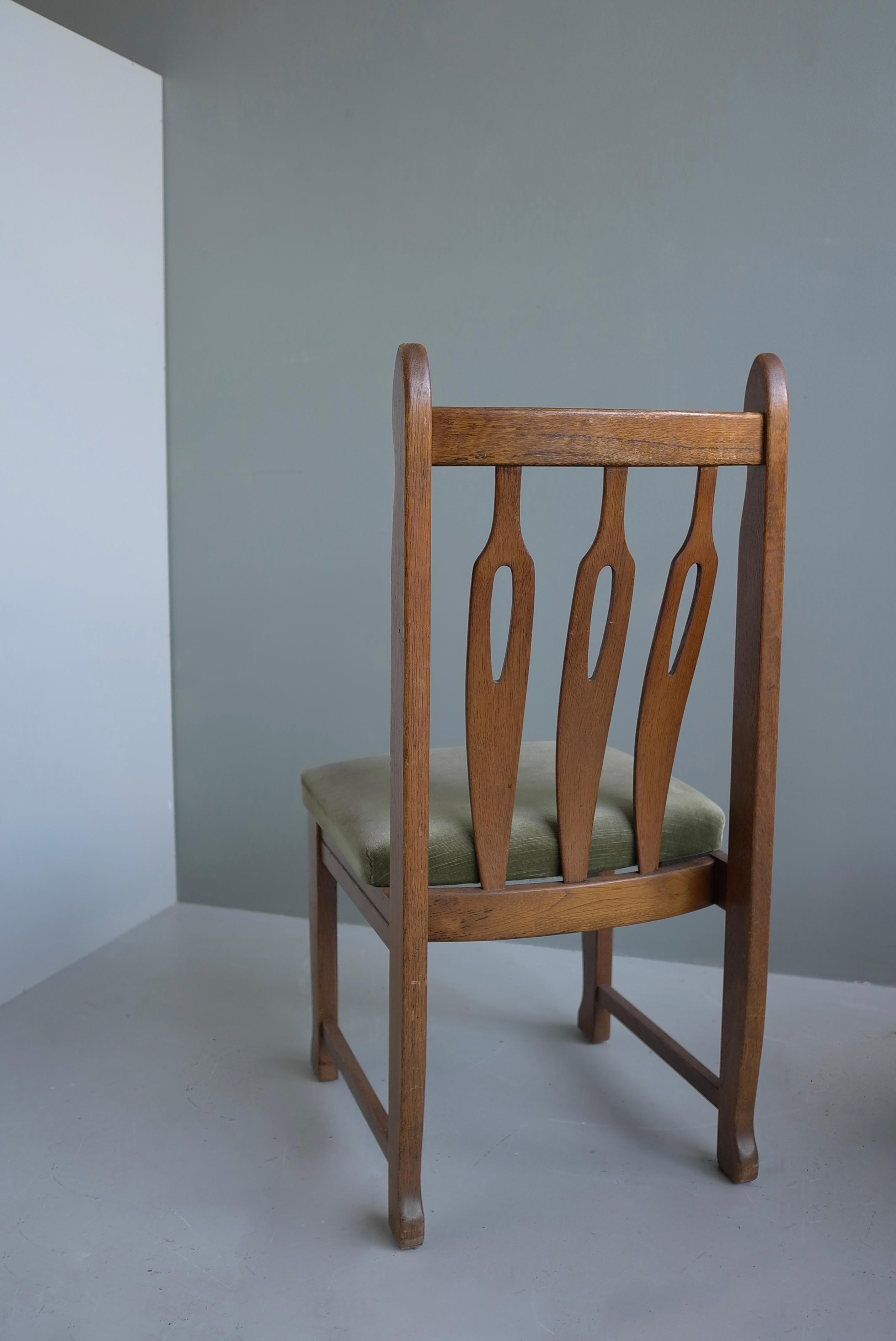 Set of Six Sculptural solid Oak Dining Chairs in style of Henning Kjærnulf  For Sale 2