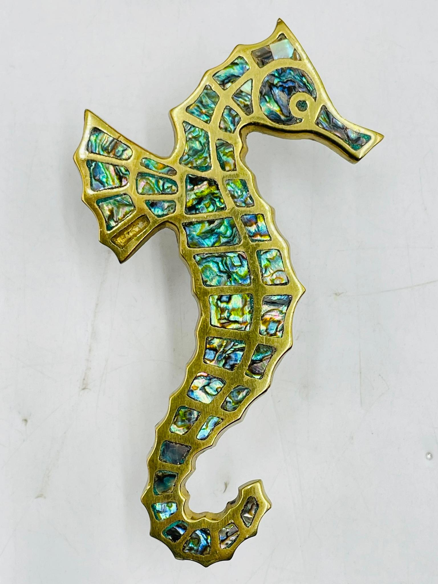 Set of Six Seahorse Shaped Drawer Handles in Brass & Abalone by Peñoles, Mexico For Sale 4