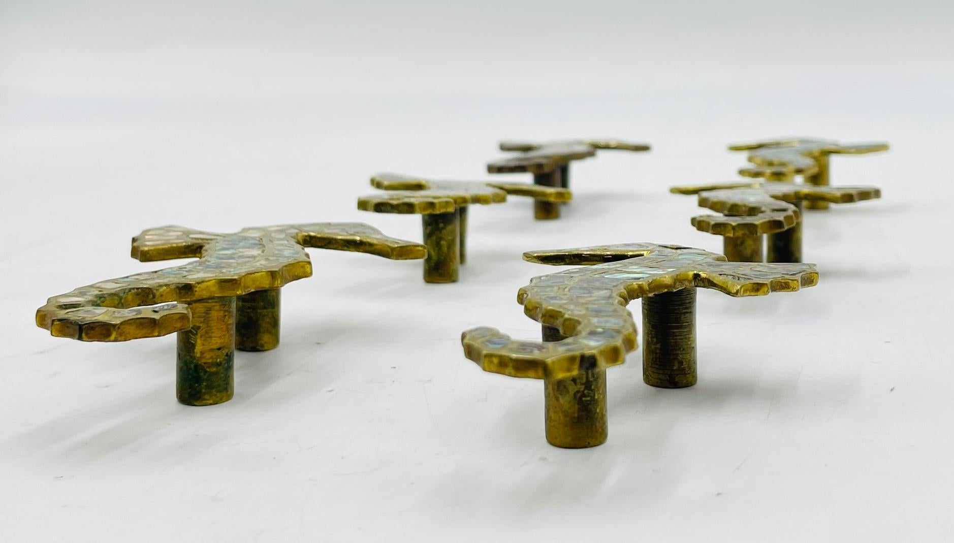 Set of Six Seahorse Shaped Drawer Handles in Brass & Abalone by Peñoles, Mexico For Sale 1