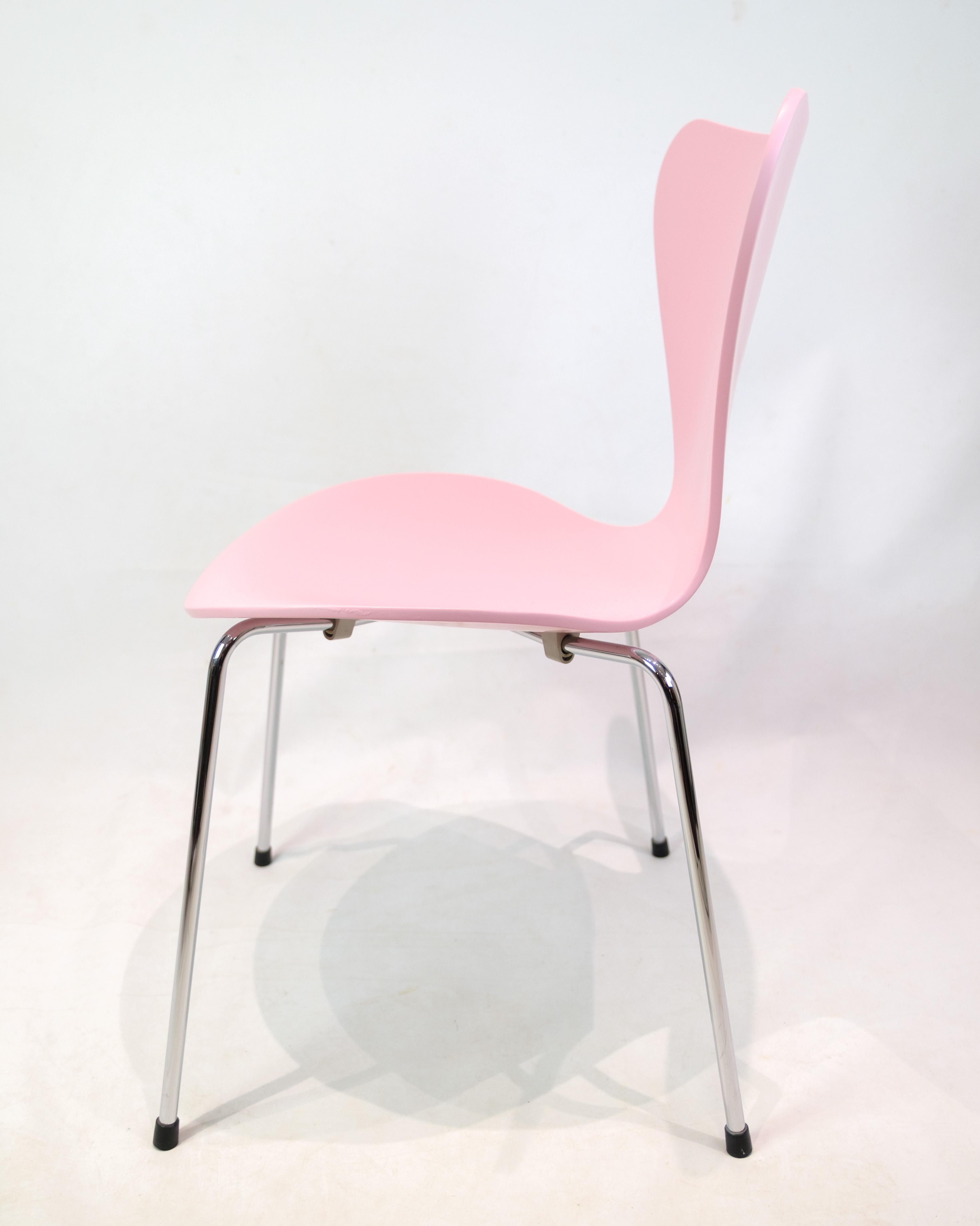 Painted Set Of Six Series Seven Chairs In Pink By Arne Jacobsen For Fritz Hansen For Sale