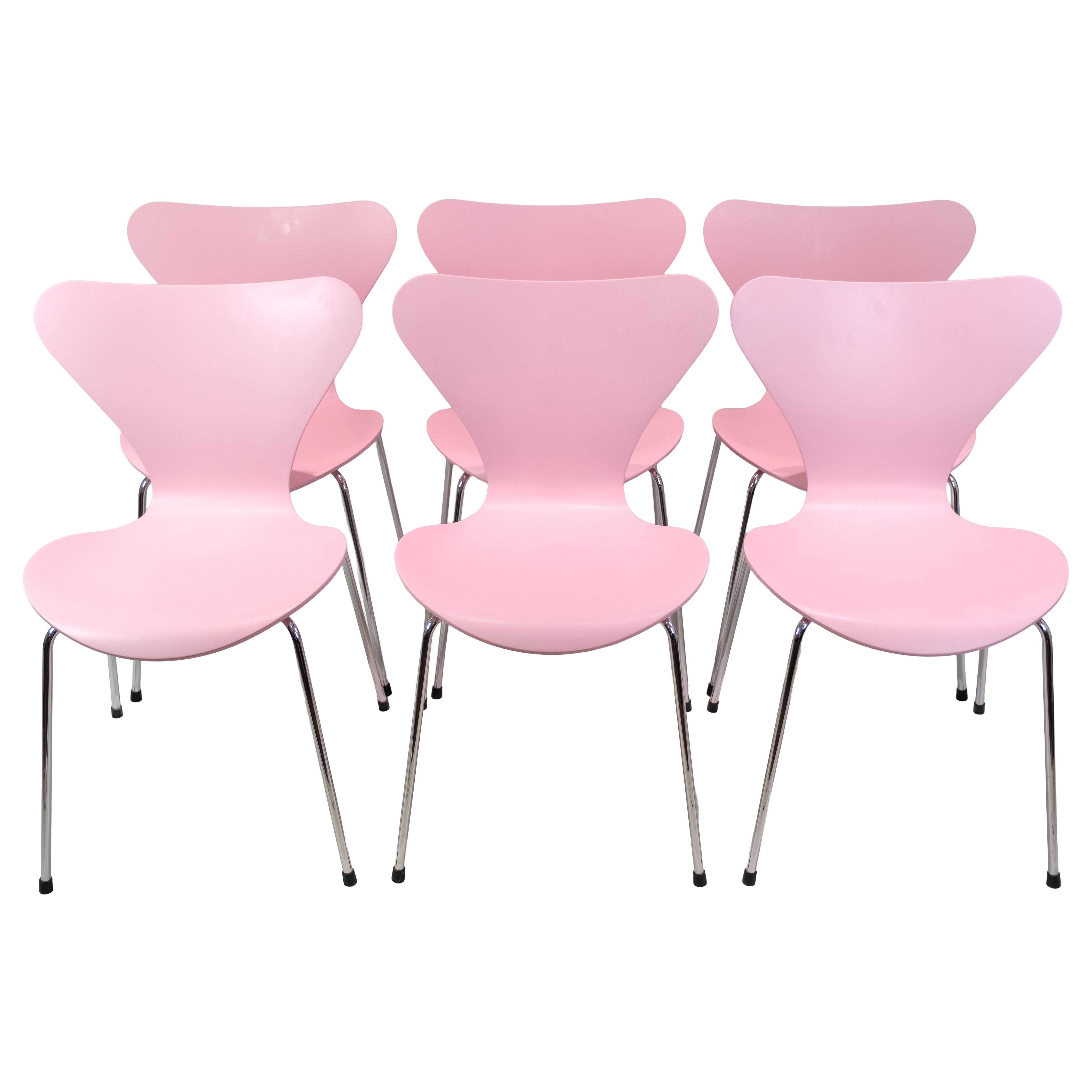 Set Of Six Series Seven Chairs In Pink By Arne Jacobsen For Fritz Hansen For Sale