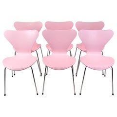 Set Of Six Series Seven Chairs In Pink By Arne Jacobsen For Fritz Hansen