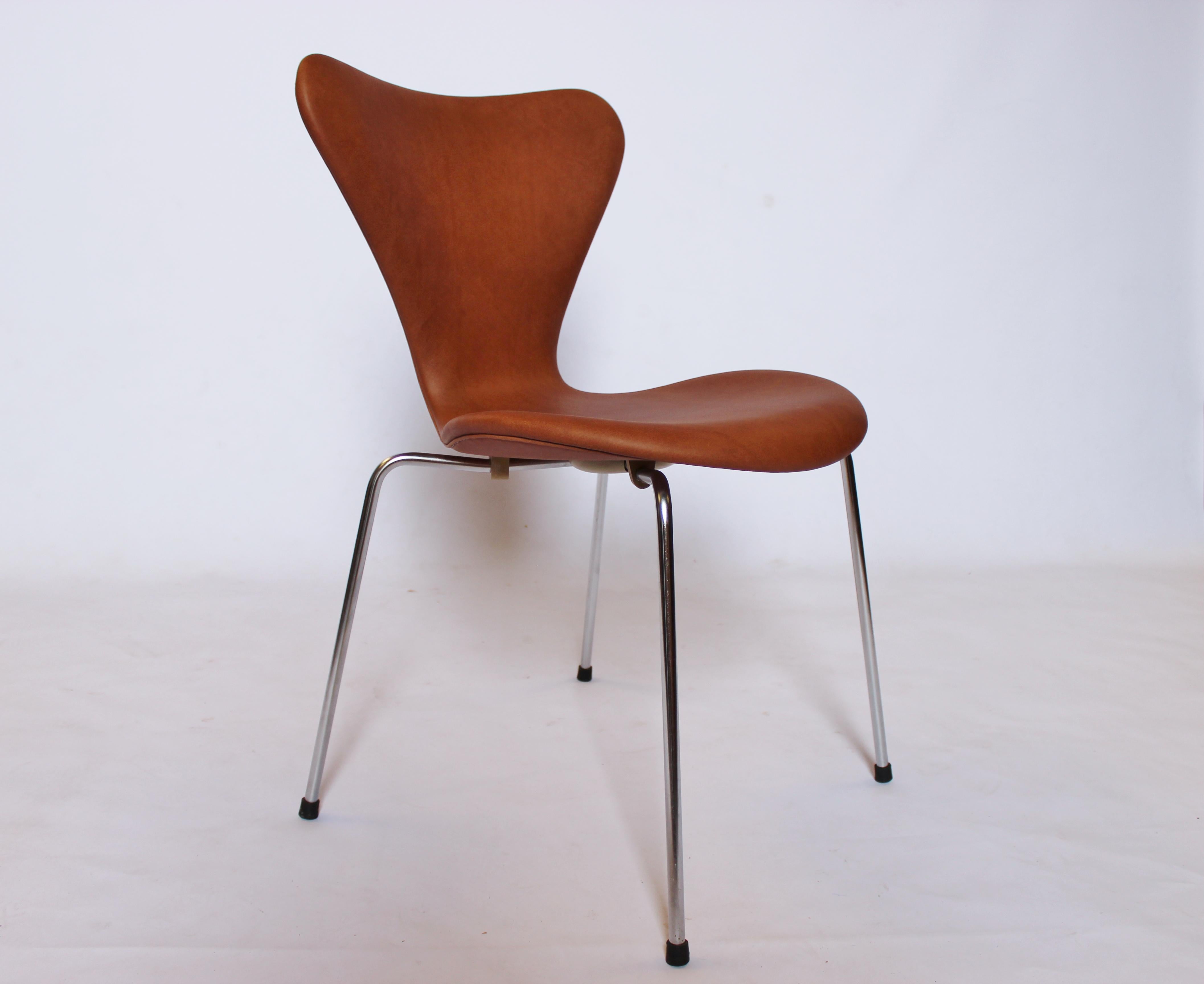 Scandinavian Modern Set of Six Seven Chairs, Model 3107, by Arne Jacobsen and Fritz Hansen, 1967