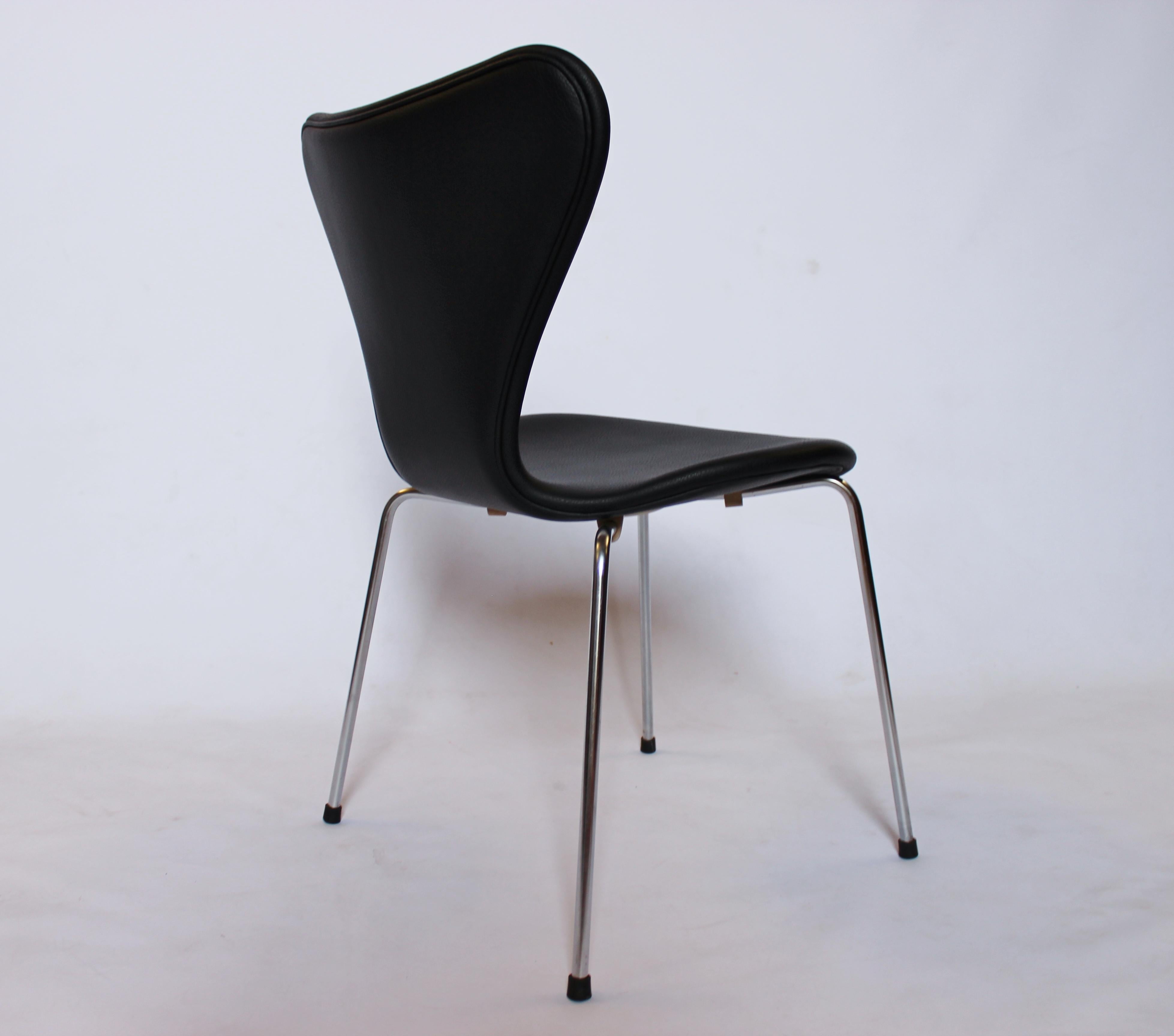Scandinavian Modern Set of Six Series 7 Chairs, Model 3107 by Arne Jacobsen and Fritz Hansen, 1967