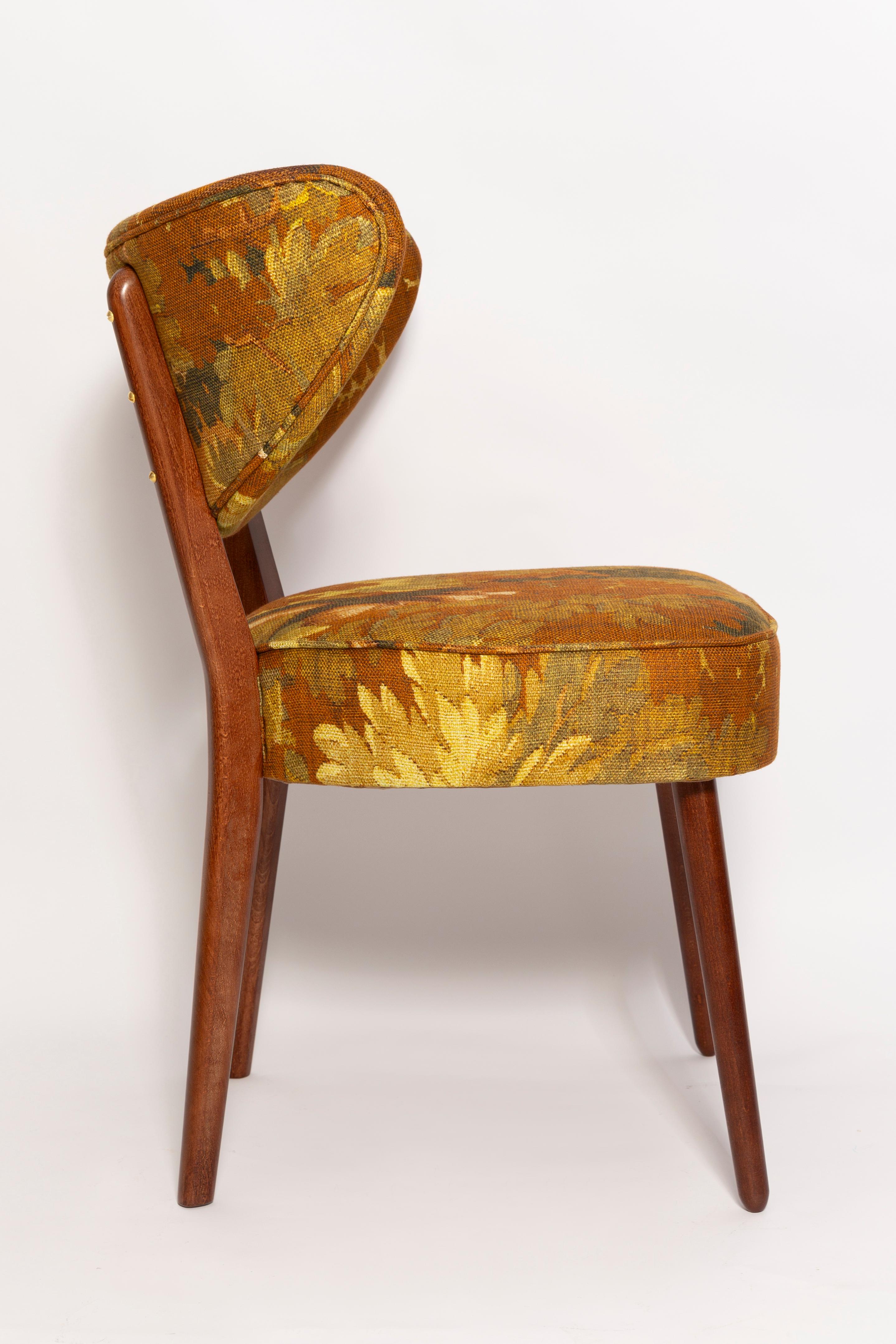 Fatto a mano Set di sei sedie da pranzo a conchiglia, lino Schwarzwald di Dedar, Vintola Studio in vendita