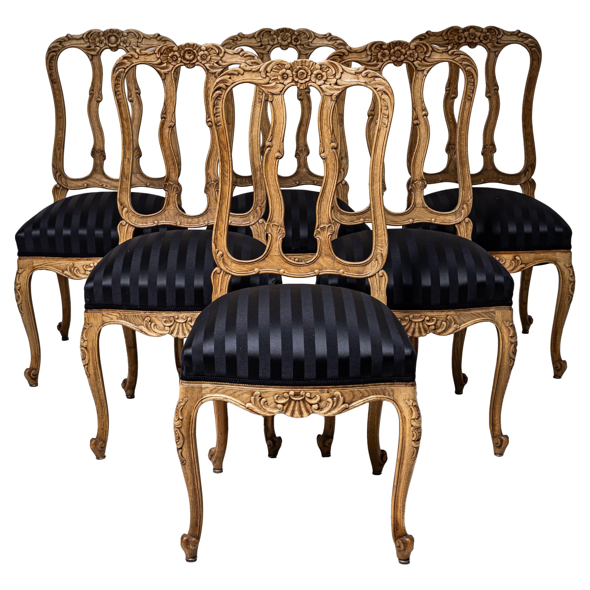 Conjunto de seis sillas auxiliares y dos sillones de estilo Luis XV, Siglo XX en venta