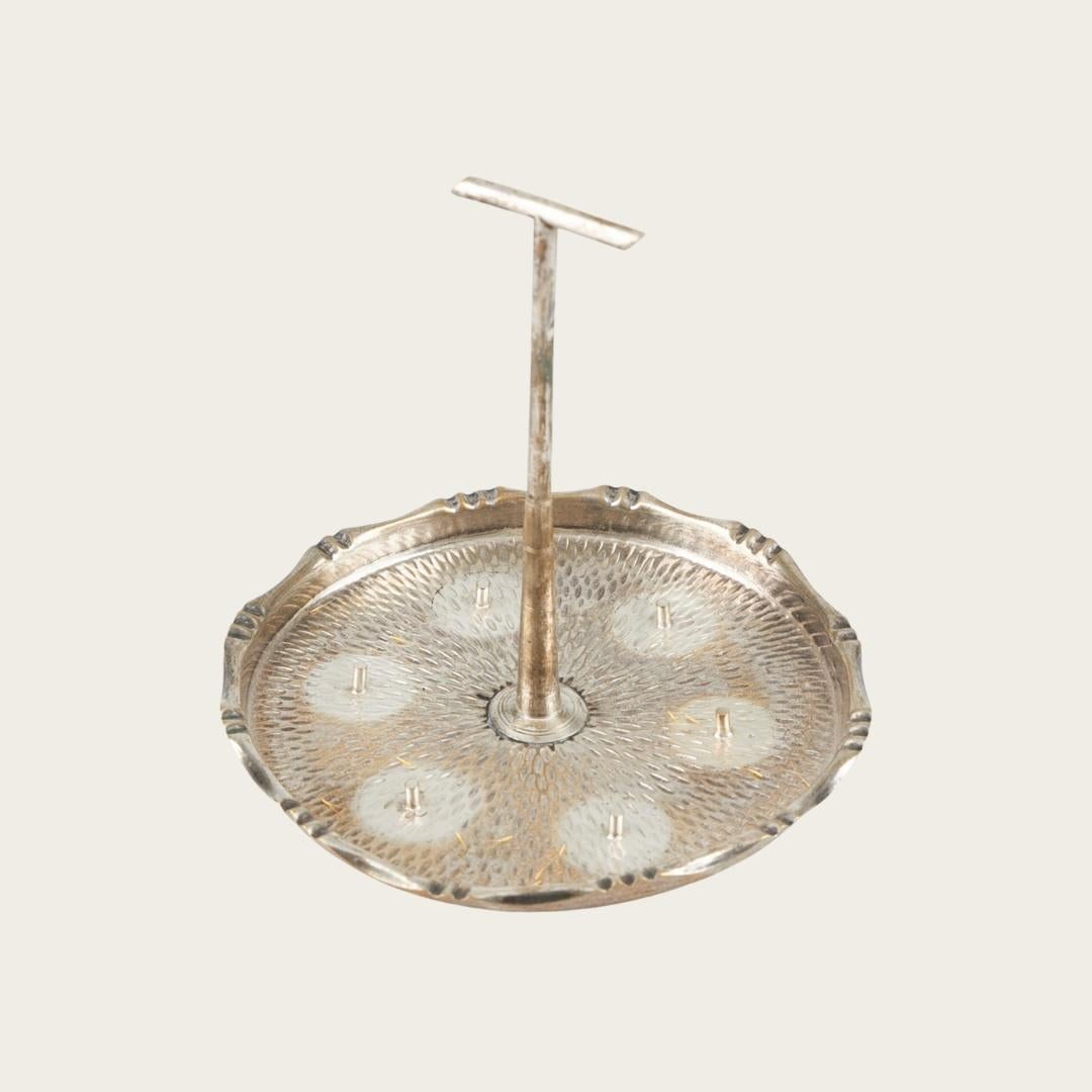 Plaqué Set of Six Silver Plated Brass Egg Cups and Tray en vente