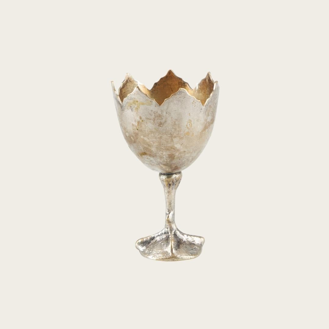 Set of Six Silver Plated Brass Egg Cups and Tray Bon état - En vente à Brooklyn, NY