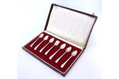 Set of six silver teaspoons and sugar scoops with reed-style handles