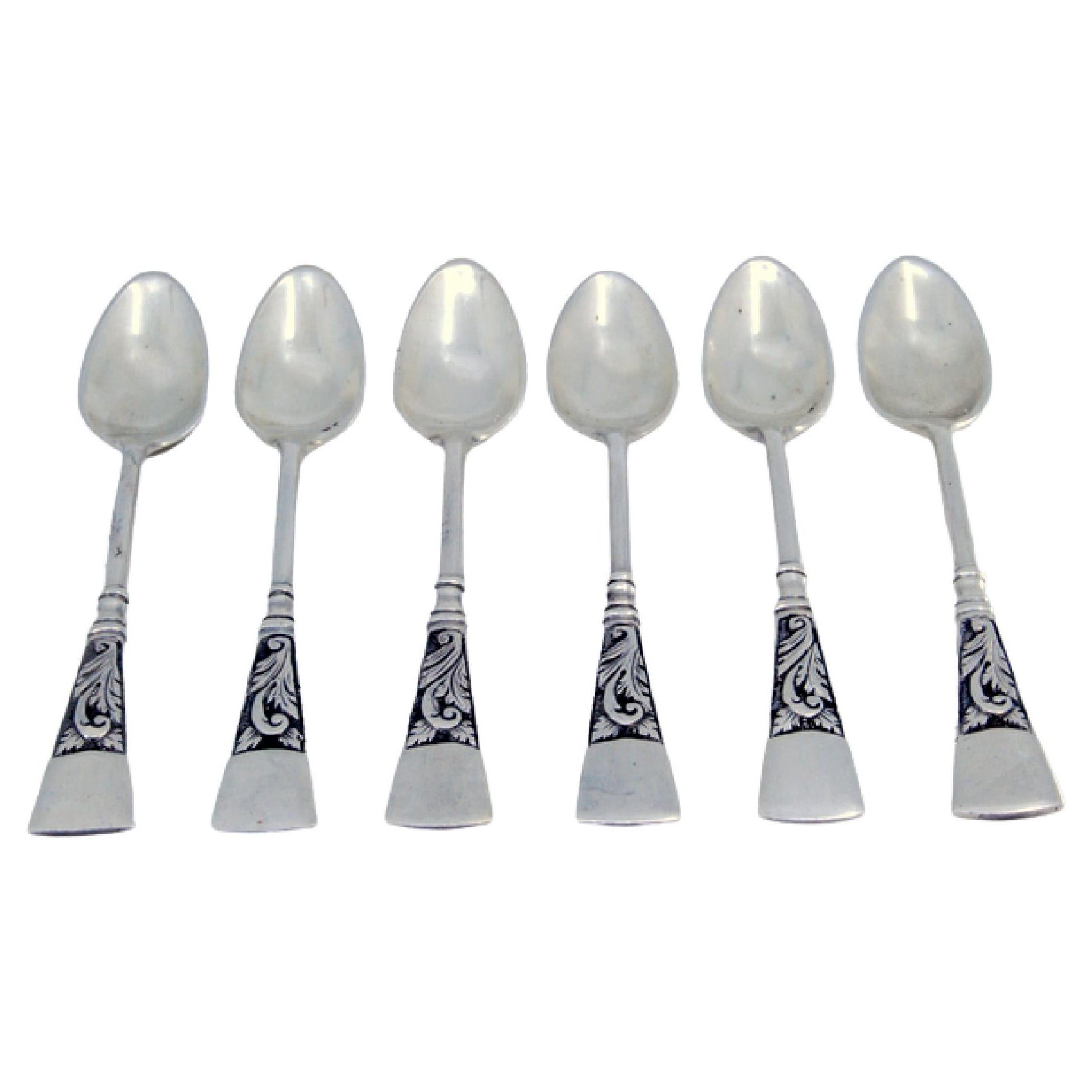 Set of six silver teaspoons with reliefs and handles to be dispatched