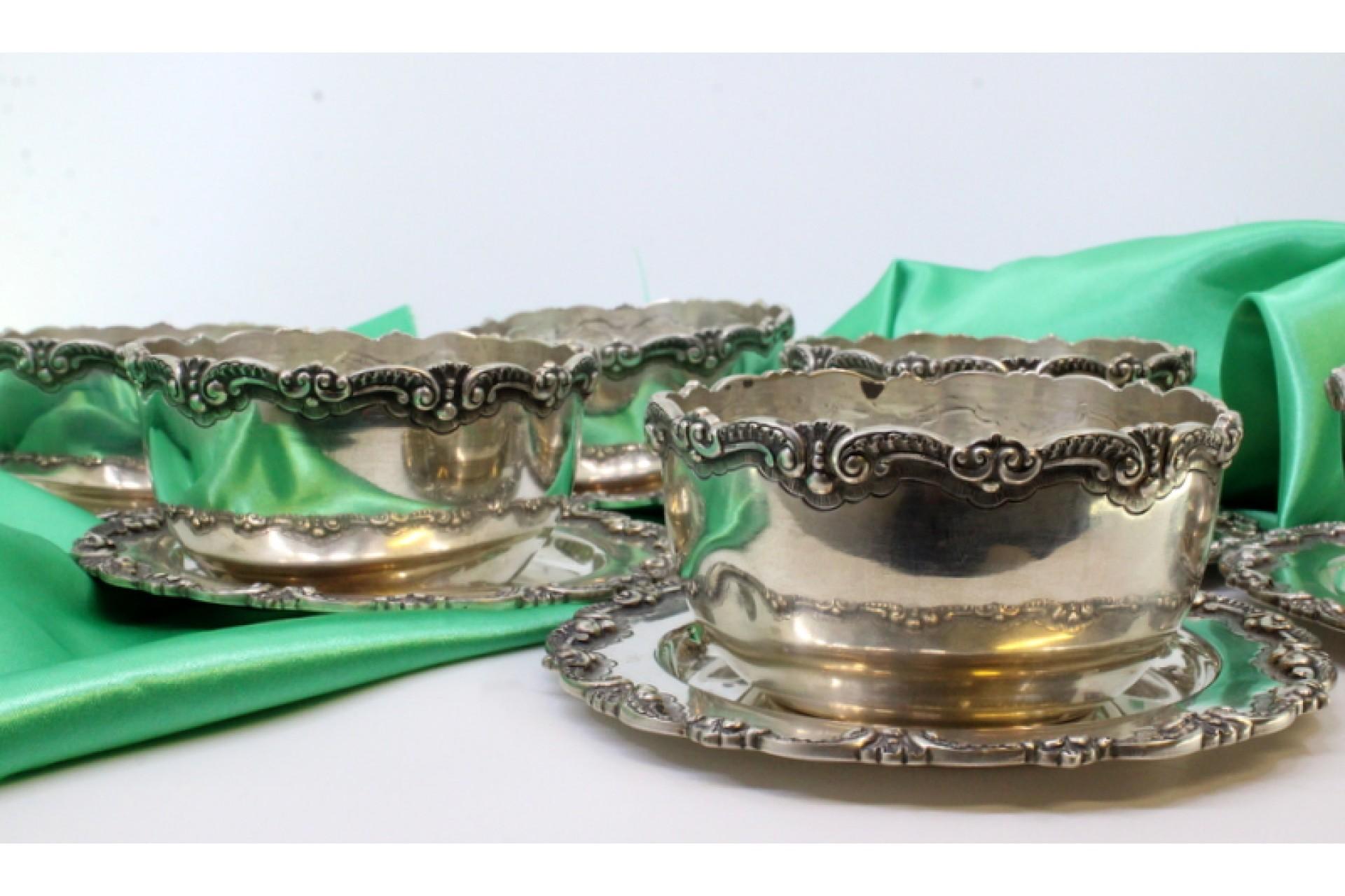 Set of six silver washbasins and plates with raised edges Europeo en venta