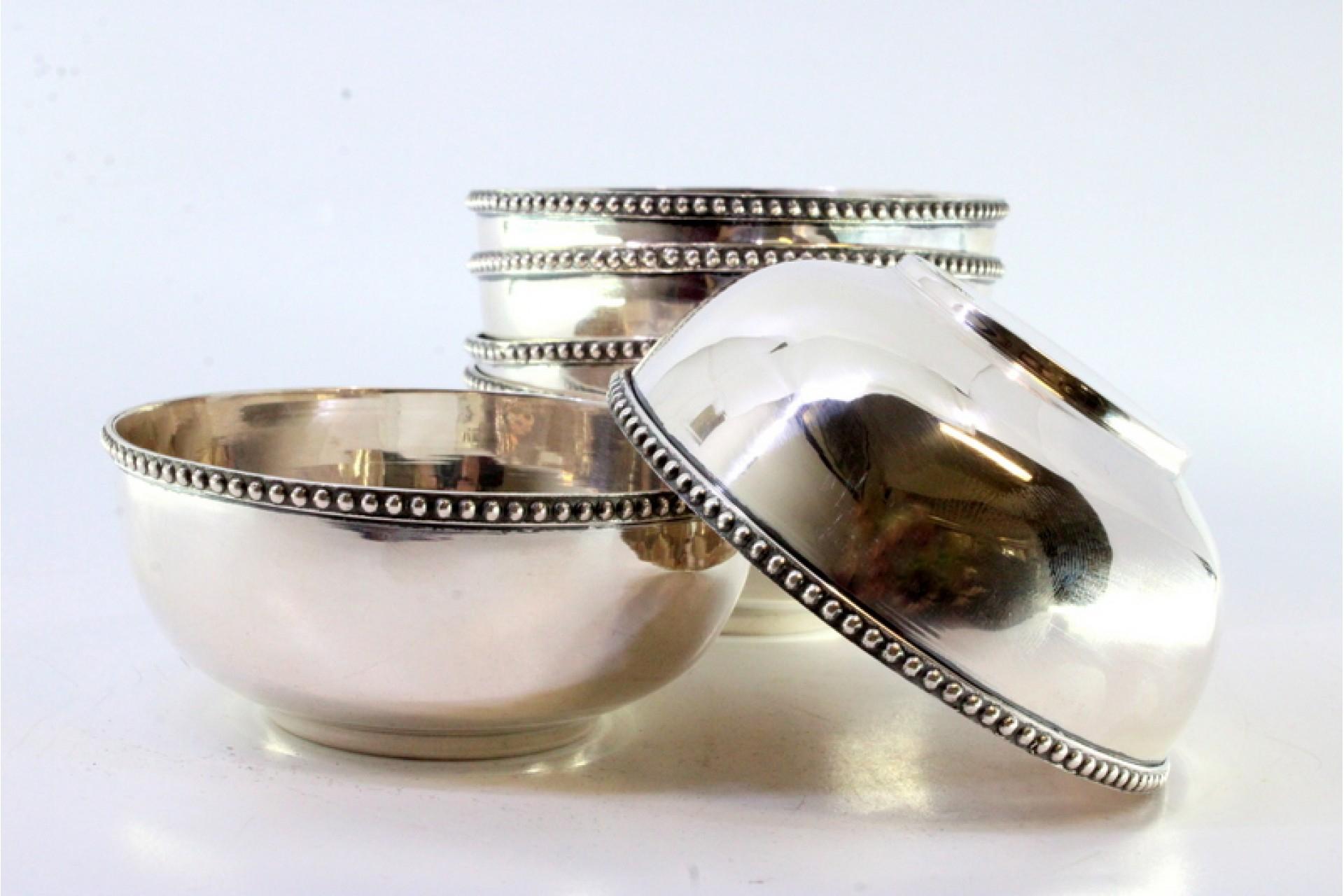 Set of six silver washbasins with pearly edges siglo XX en venta