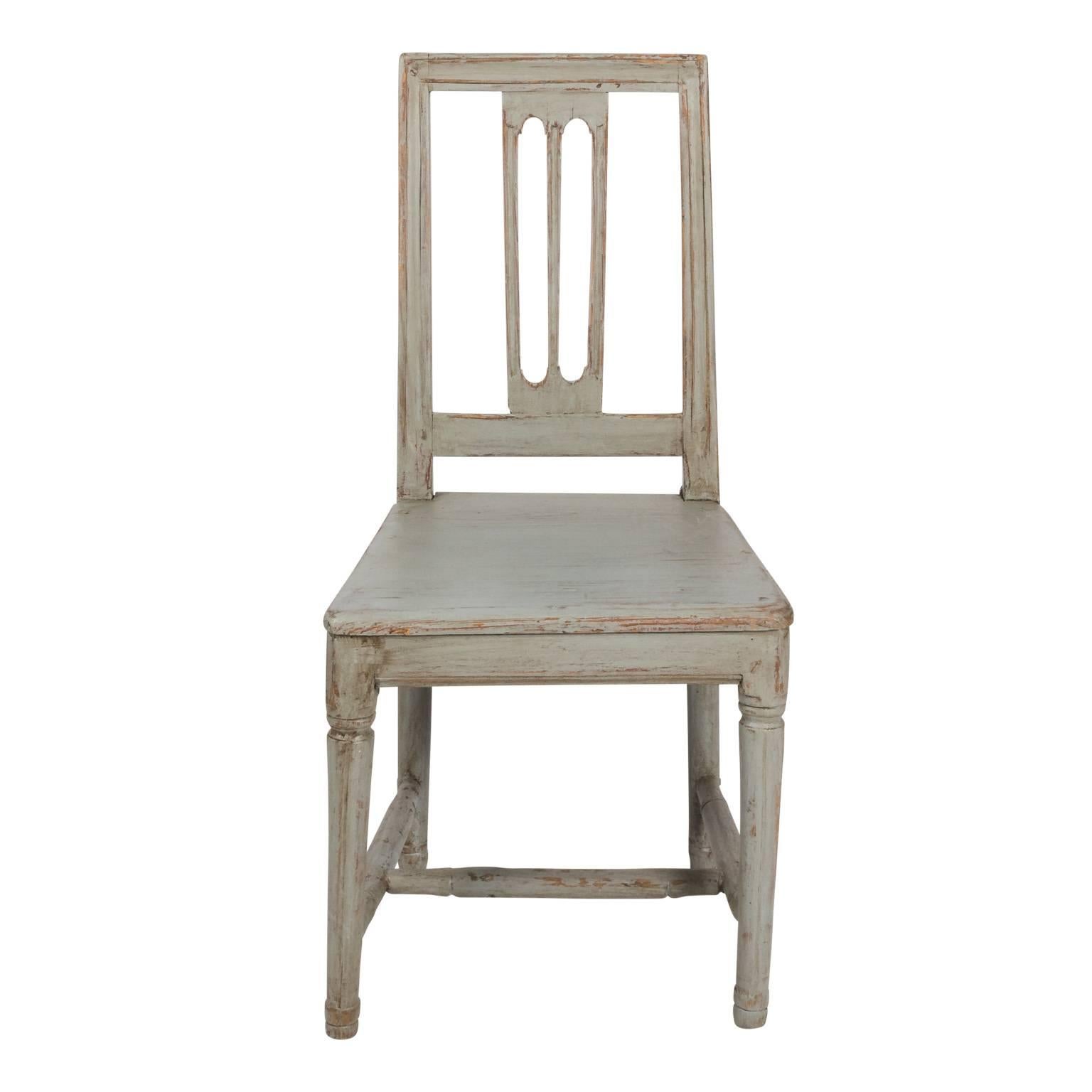 Set of Six Similar Painted Pinewood Chairs For Sale 7