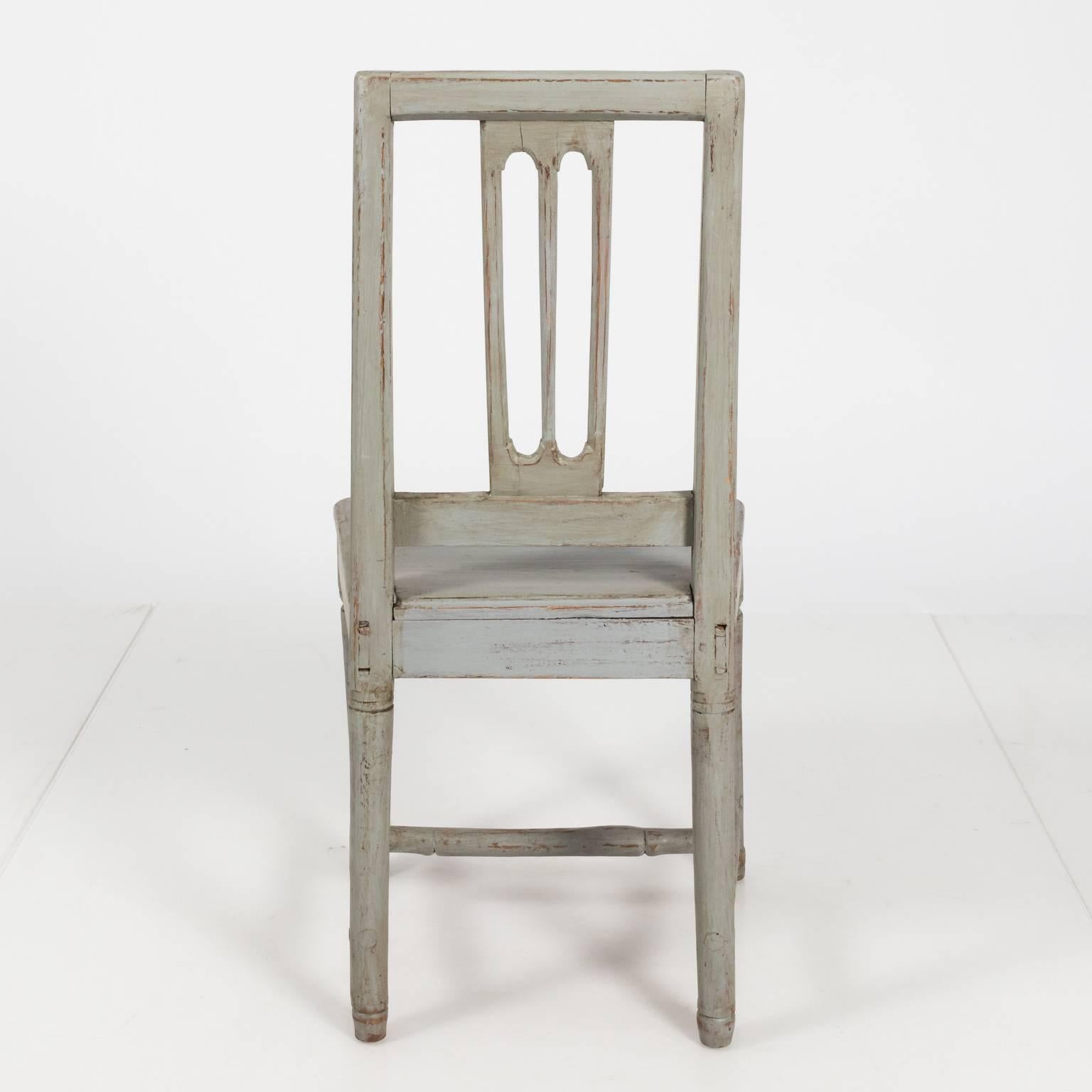 Set of Six Similar Painted Pinewood Chairs For Sale 10