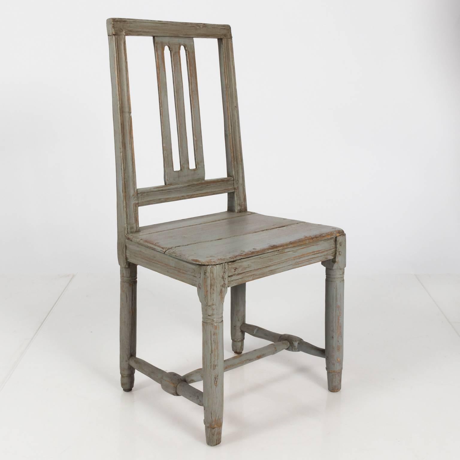 Set of Six Similar Painted Pinewood Chairs For Sale 14