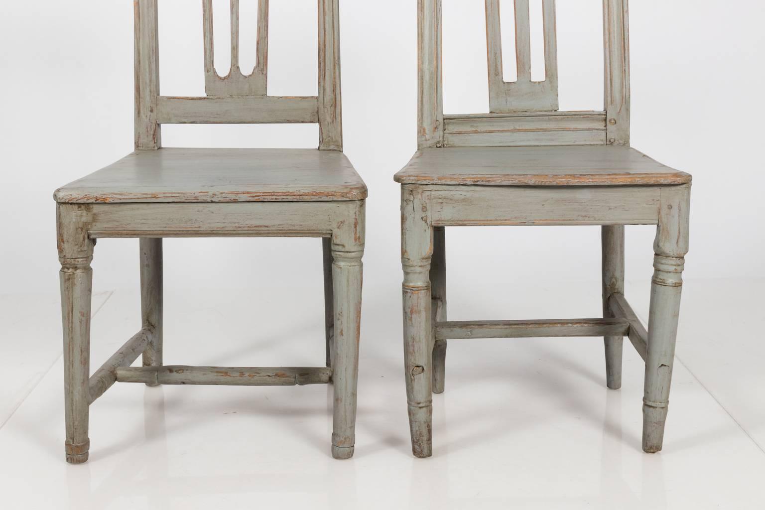 Set of Six Similar Painted Pinewood Chairs For Sale 1