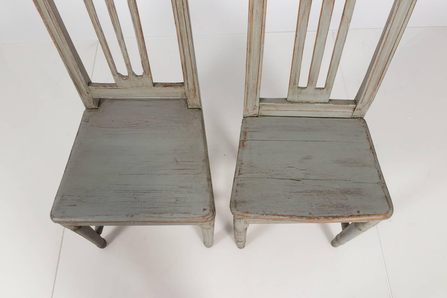 Set of Six Similar Painted Pinewood Chairs For Sale 2